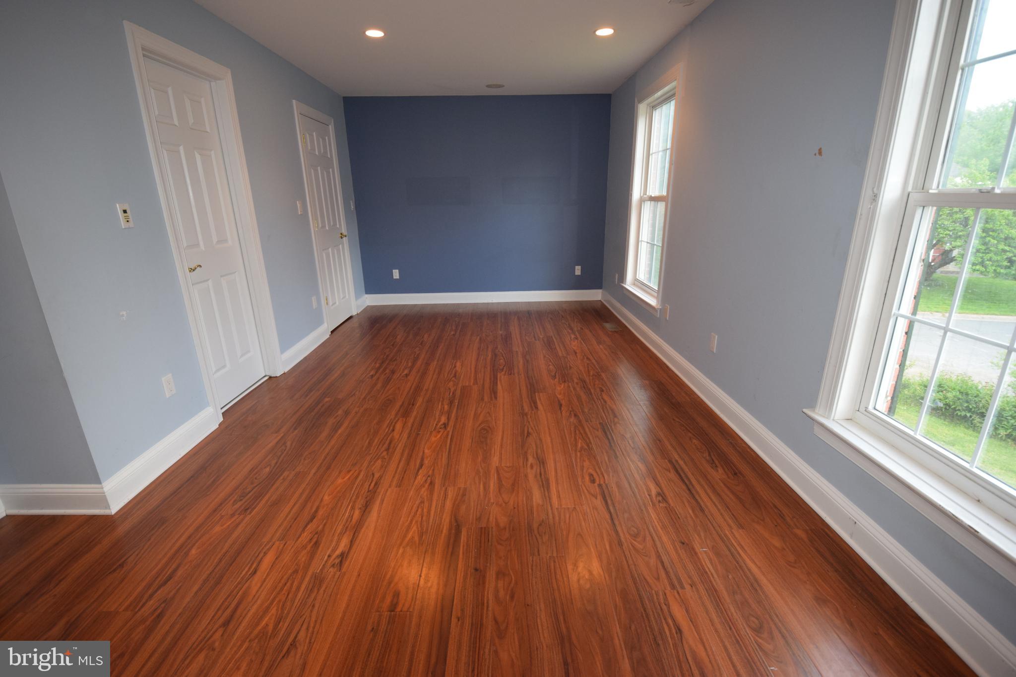 DERWOOD STATION - Residential