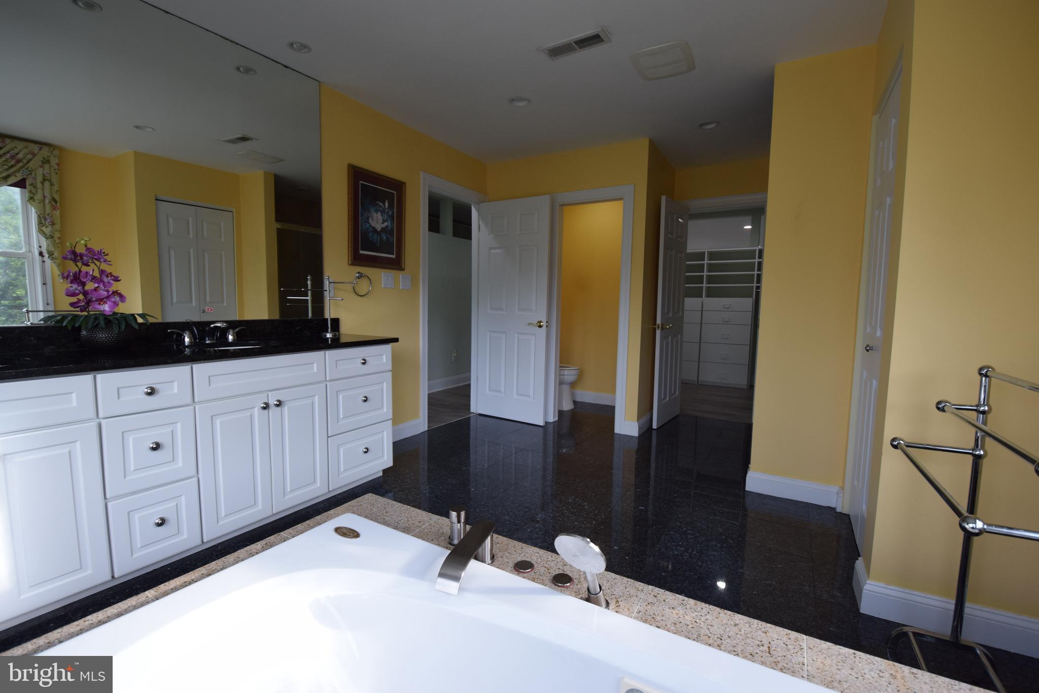 DERWOOD STATION - Residential