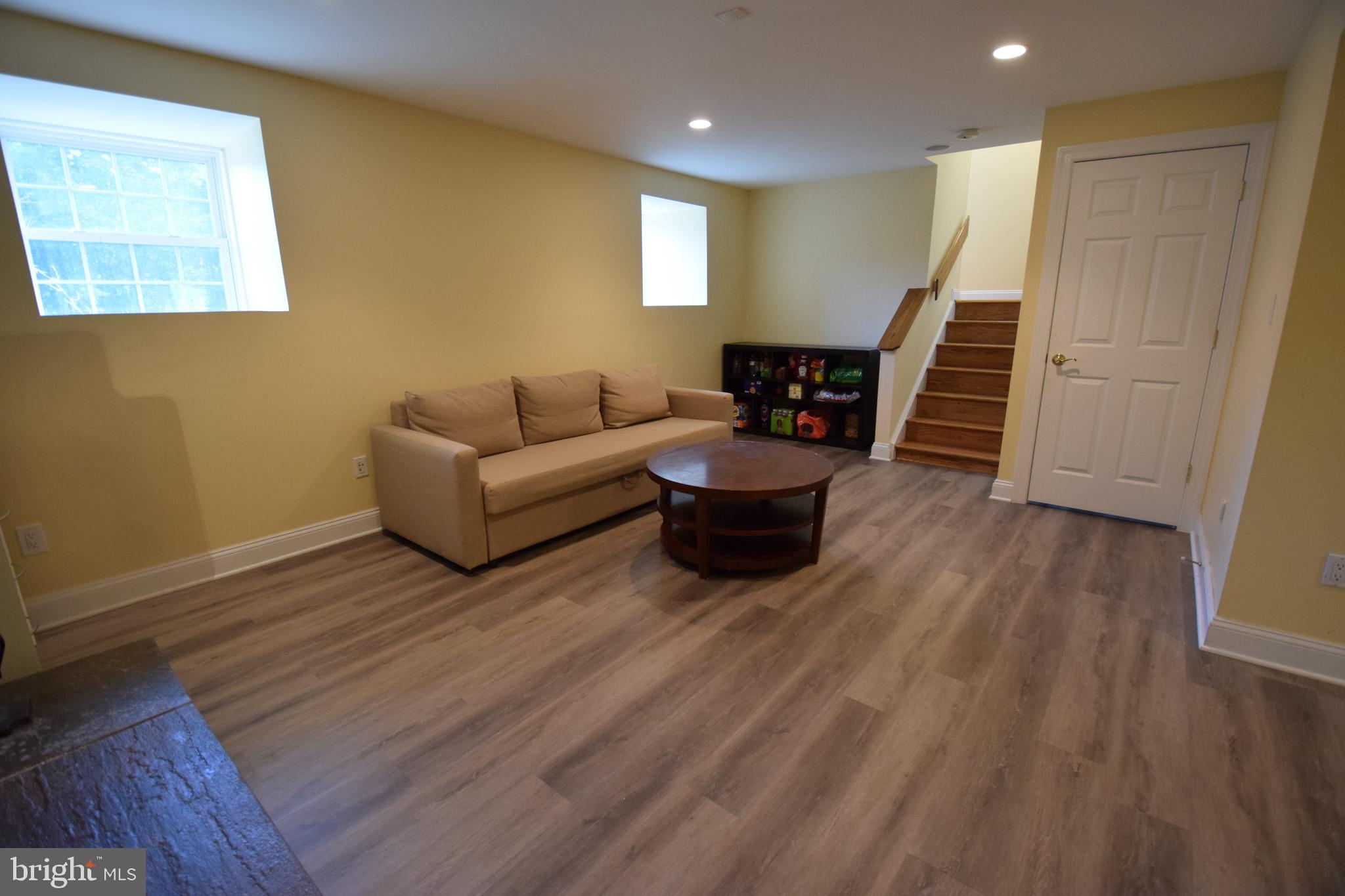 DERWOOD STATION - Residential