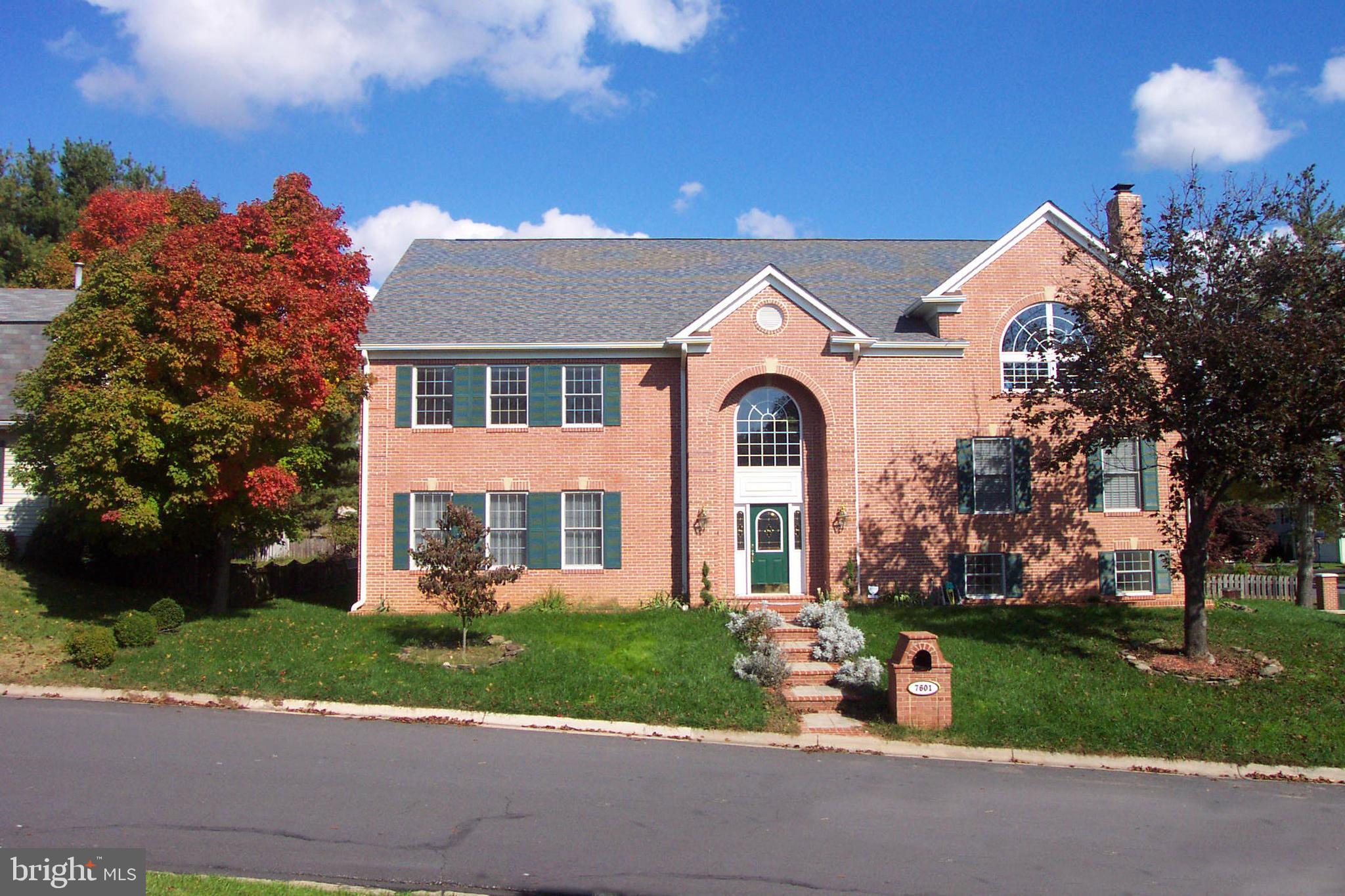 DERWOOD STATION - Residential