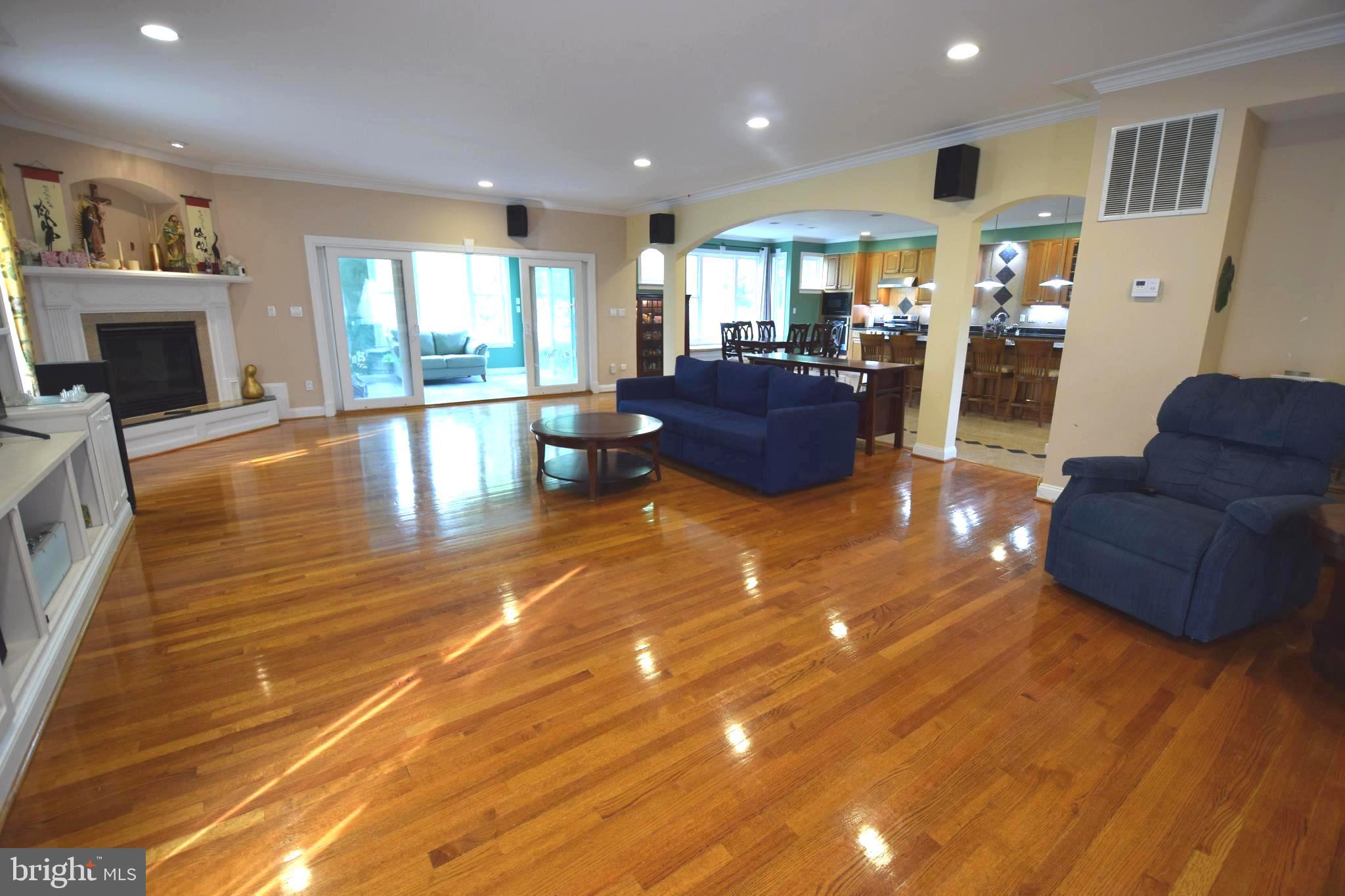 DERWOOD STATION - Residential