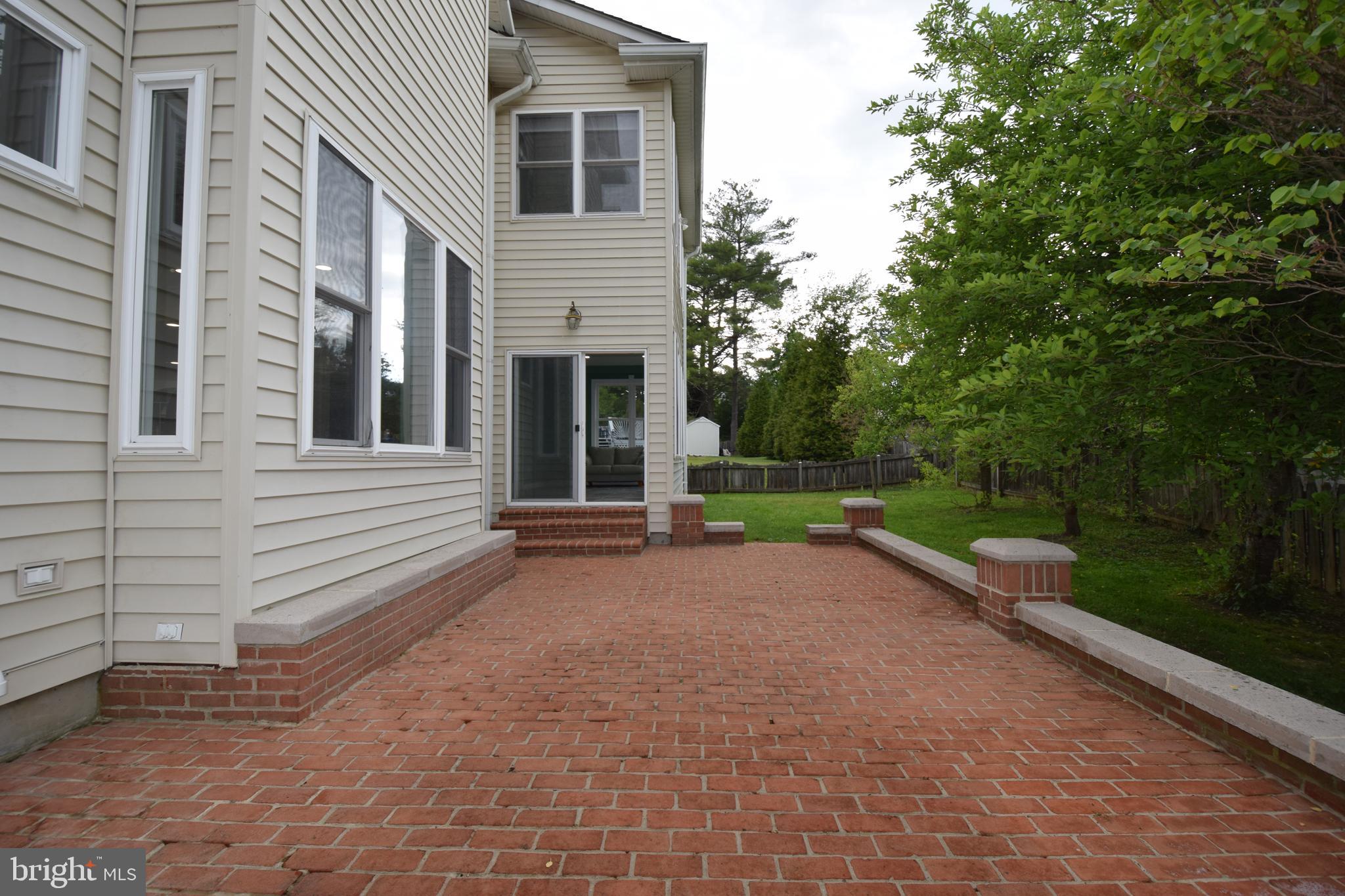 DERWOOD STATION - Residential
