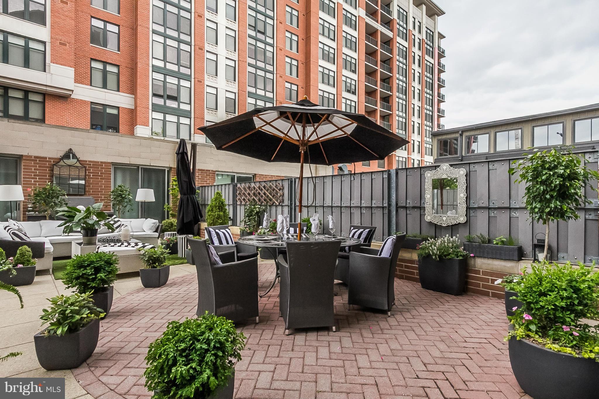 HARBOR EAST - Residential