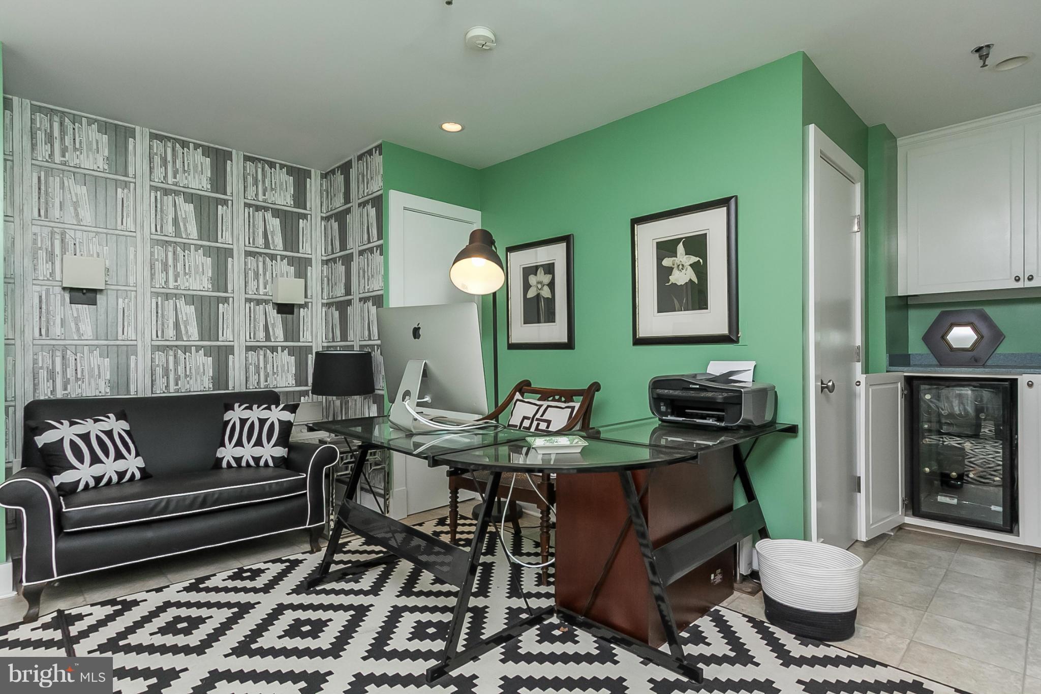 HARBOR EAST - Residential