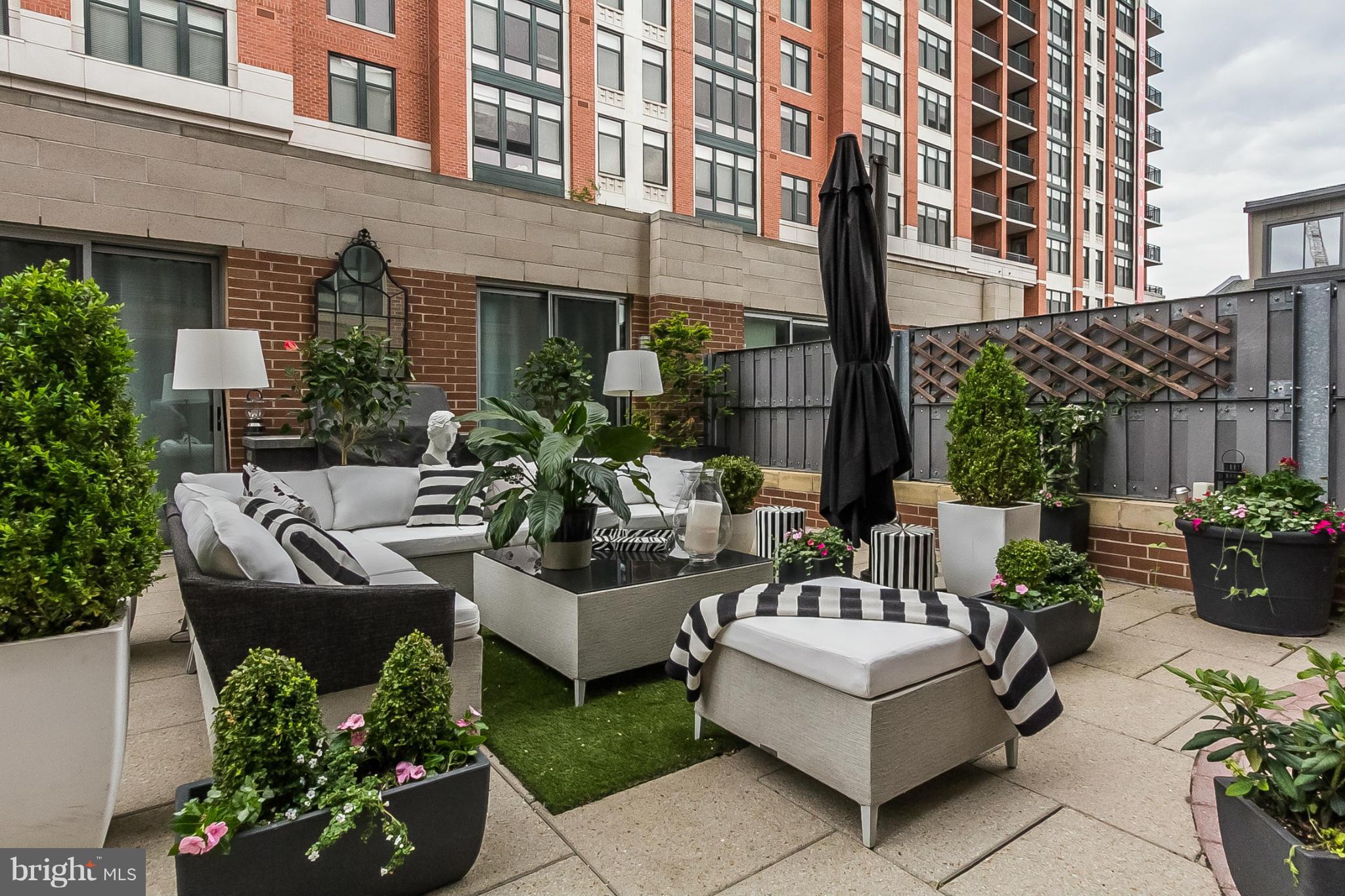 HARBOR EAST - Residential