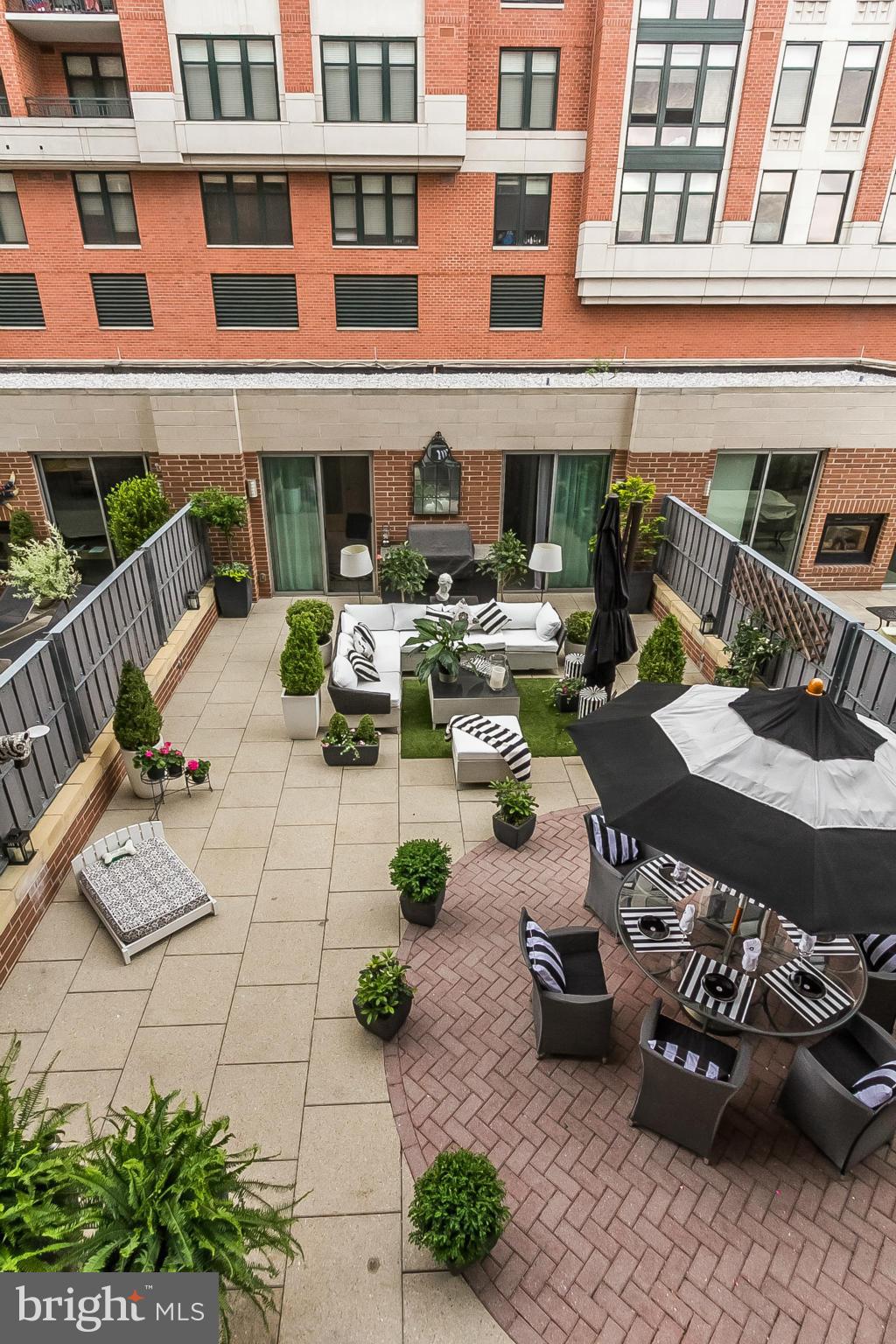 HARBOR EAST - Residential