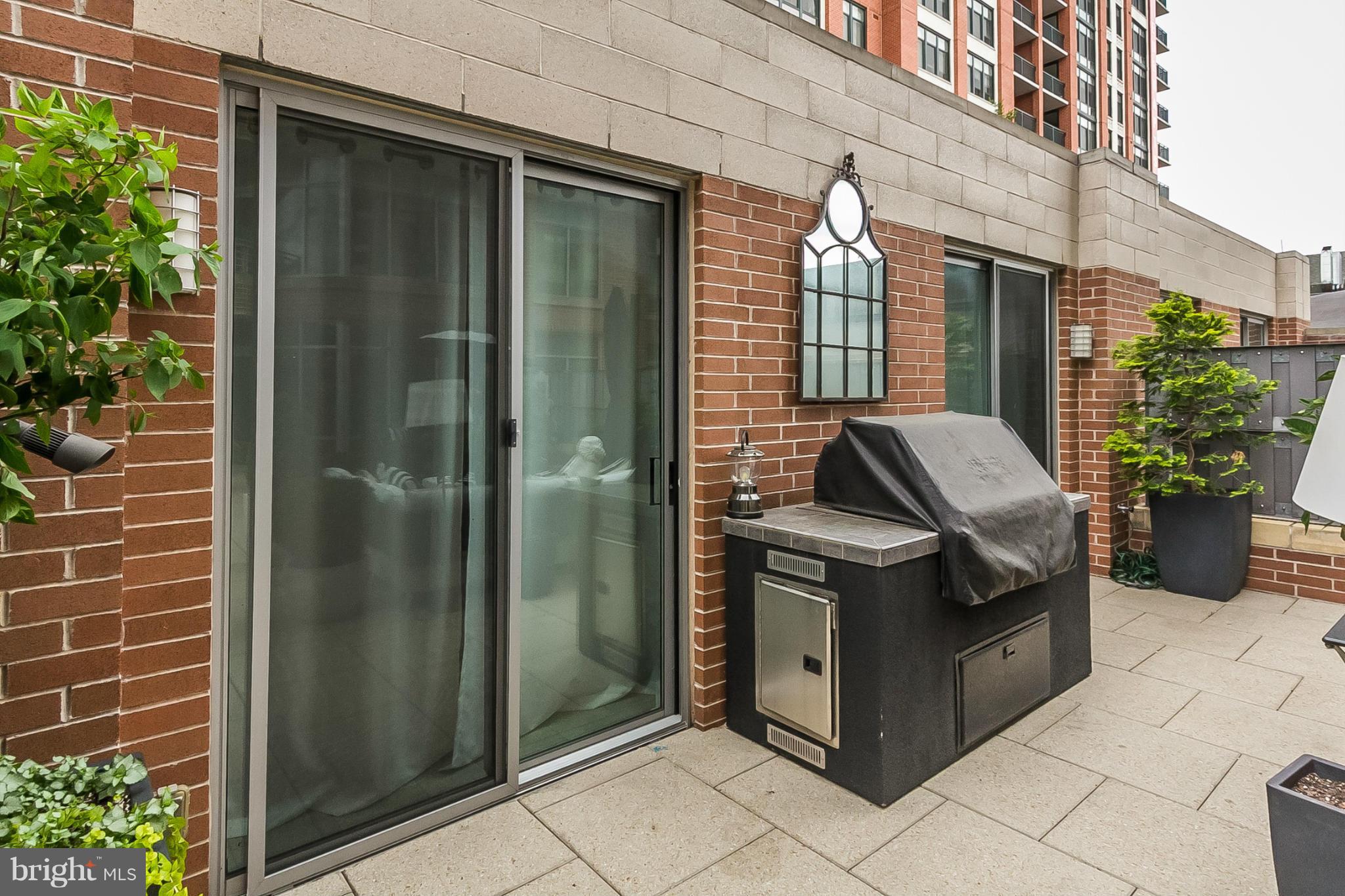 HARBOR EAST - Residential