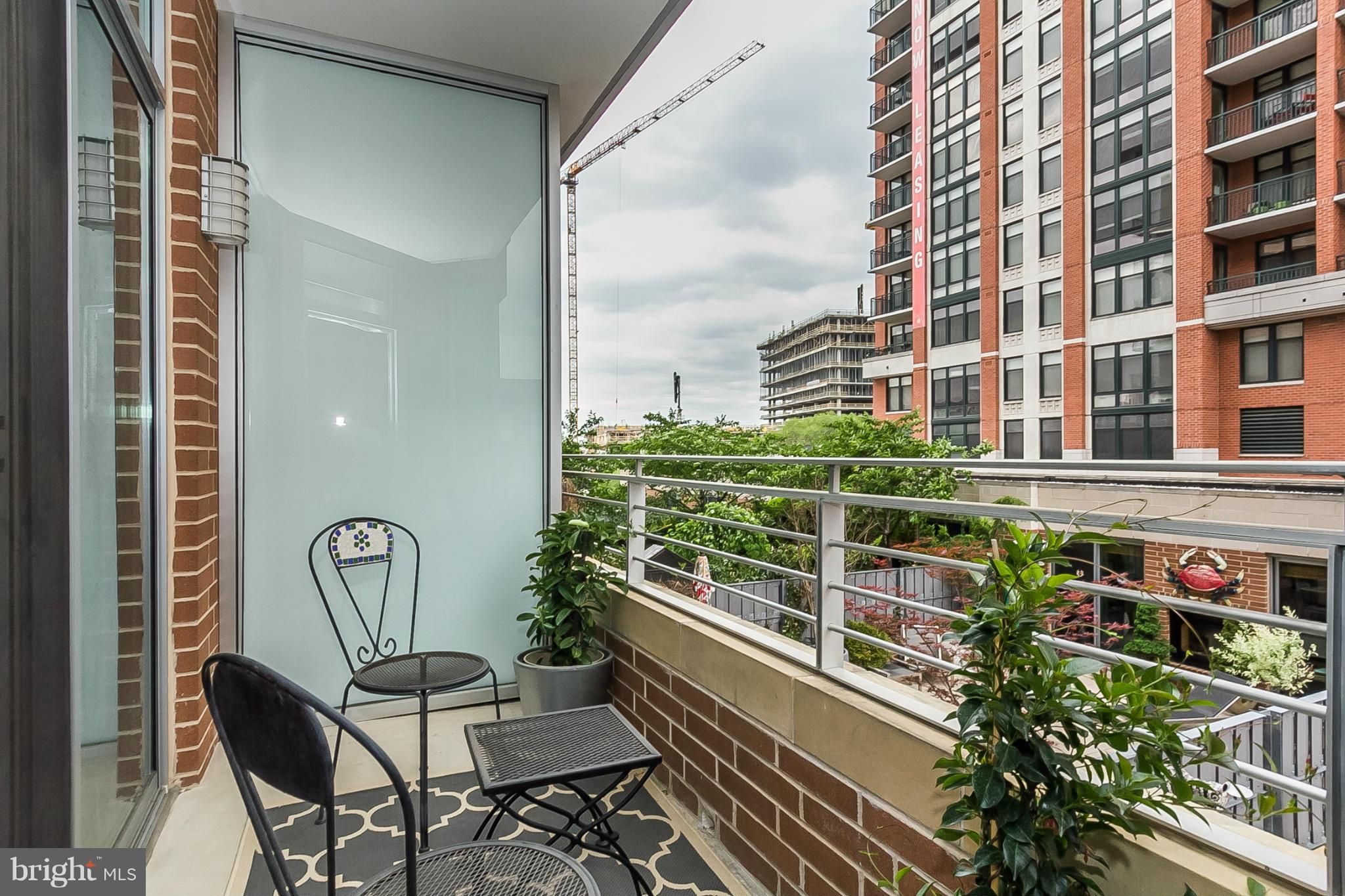 HARBOR EAST - Residential