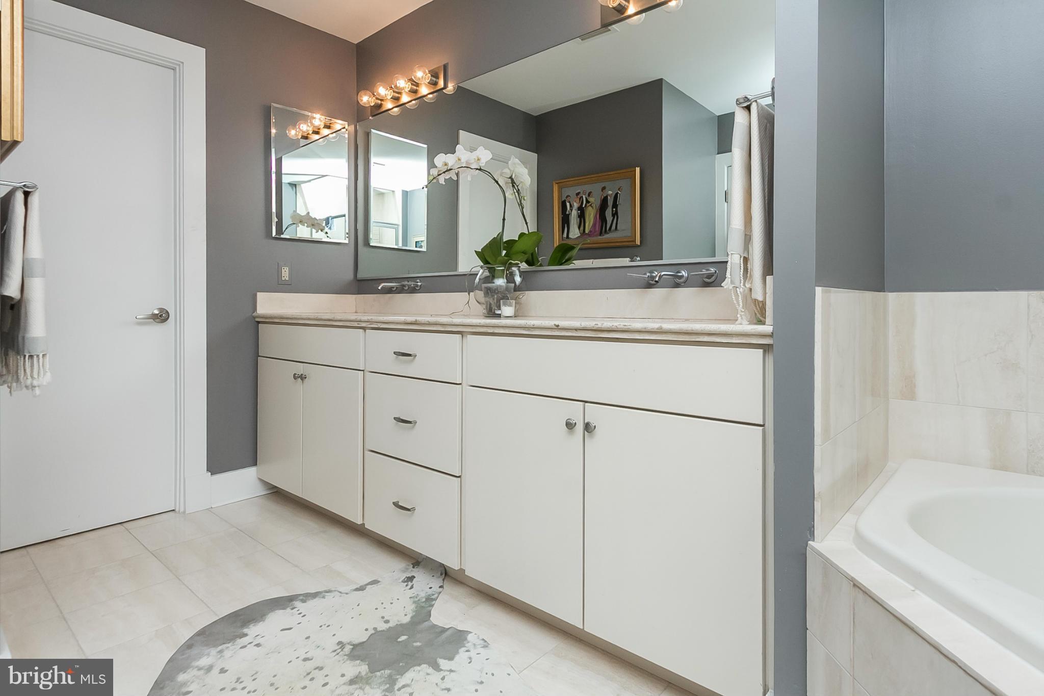 HARBOR EAST - Residential