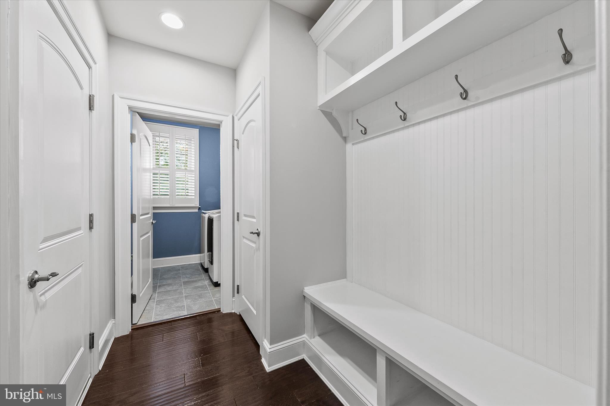 BAY COLONY - Residential