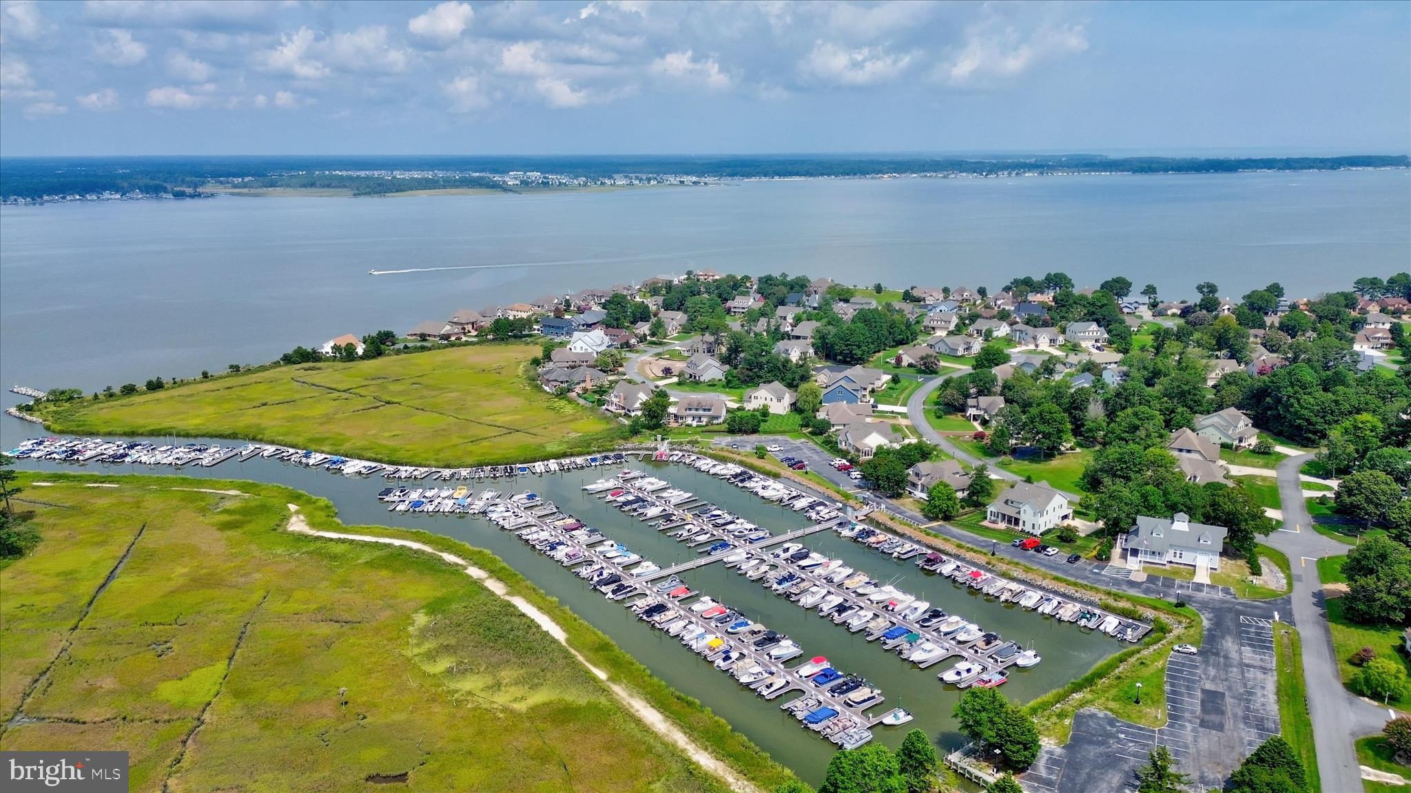 BAY COLONY - Residential