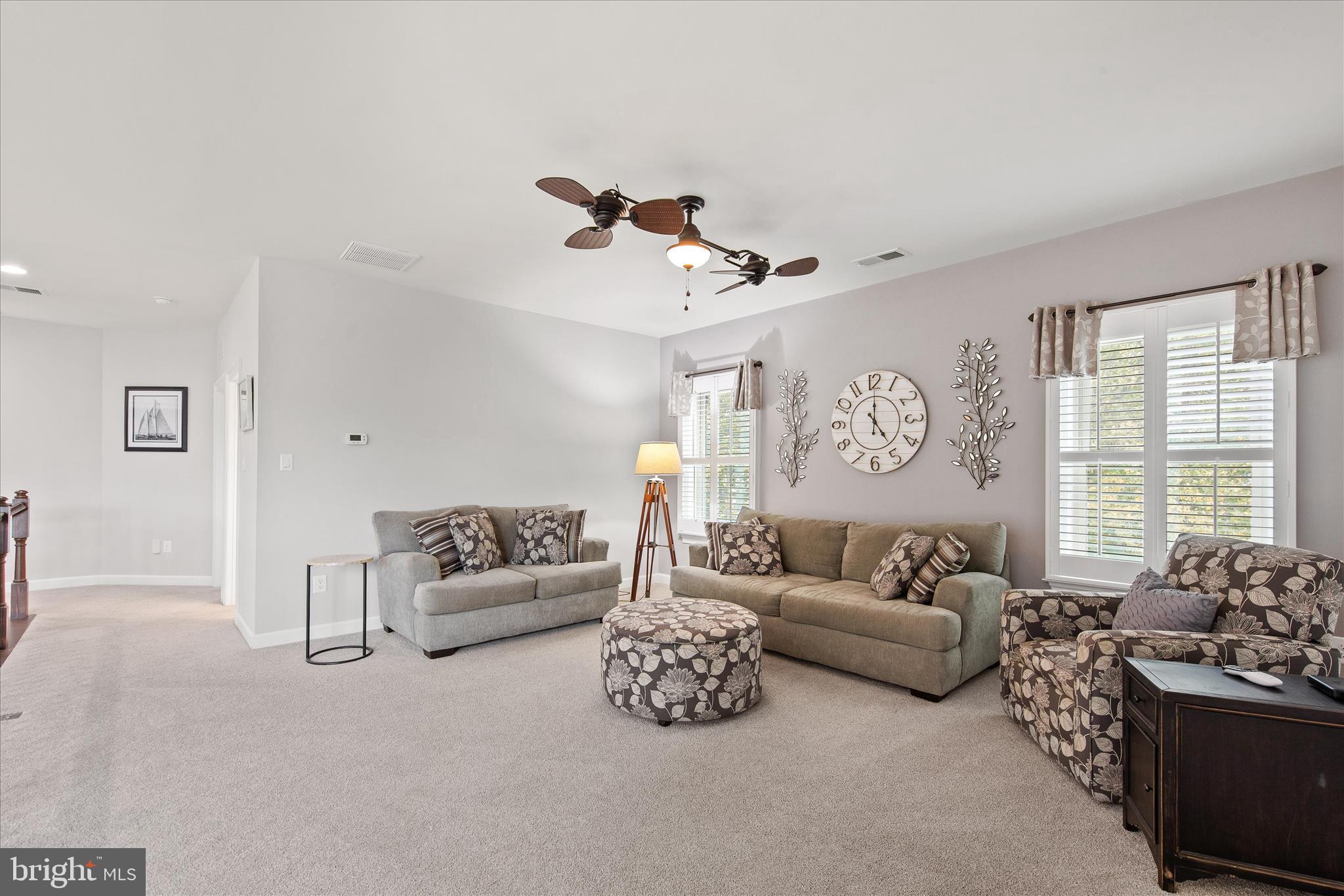 BAY COLONY - Residential