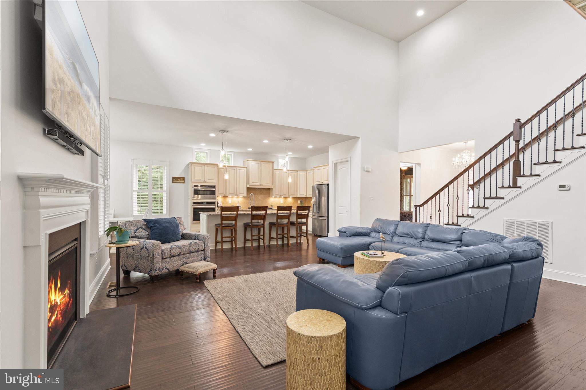 BAY COLONY - Residential