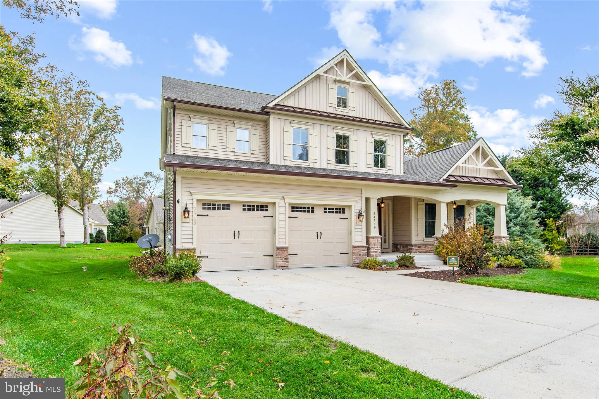 BAY COLONY - Residential