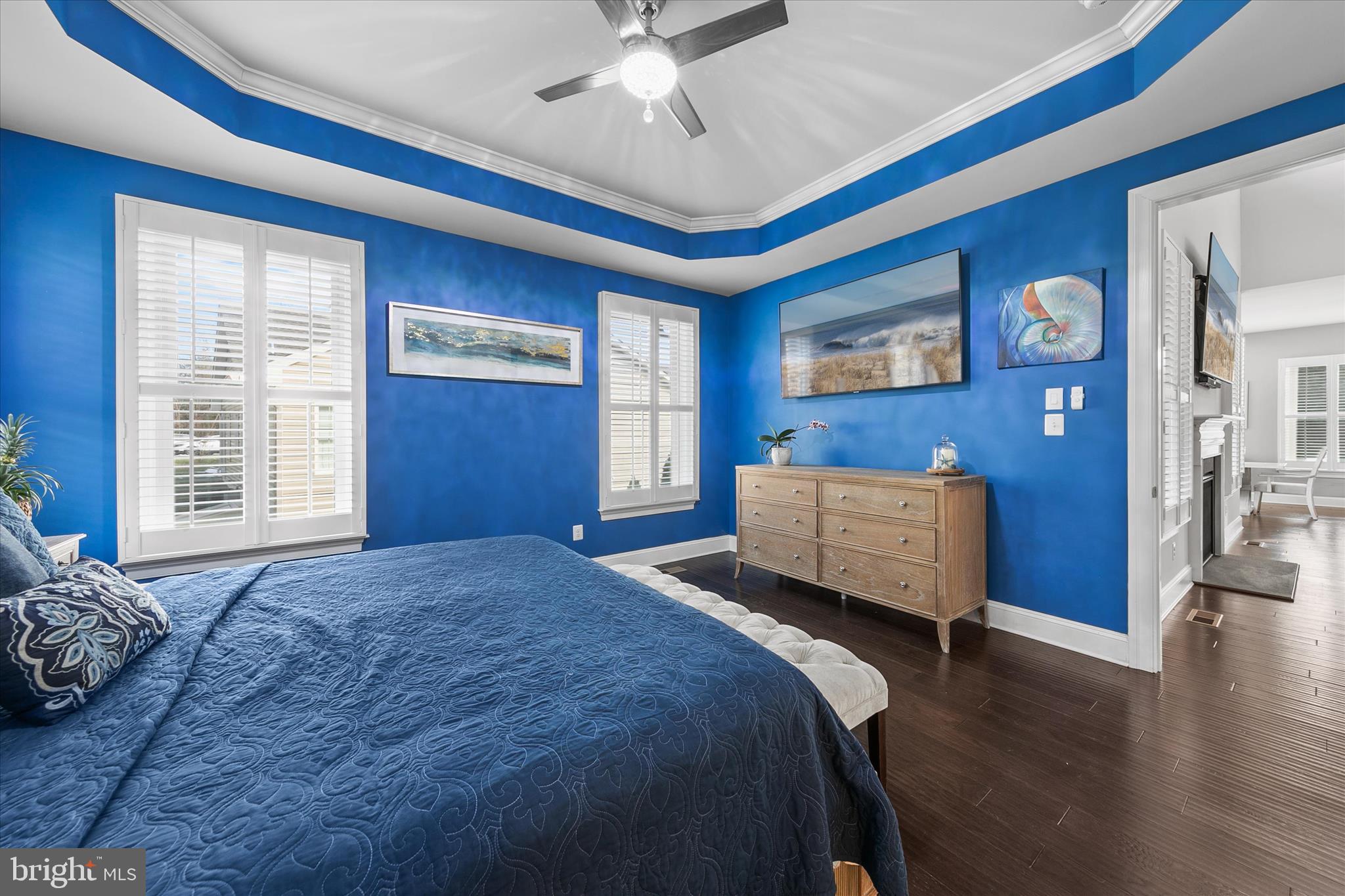 BAY COLONY - Residential