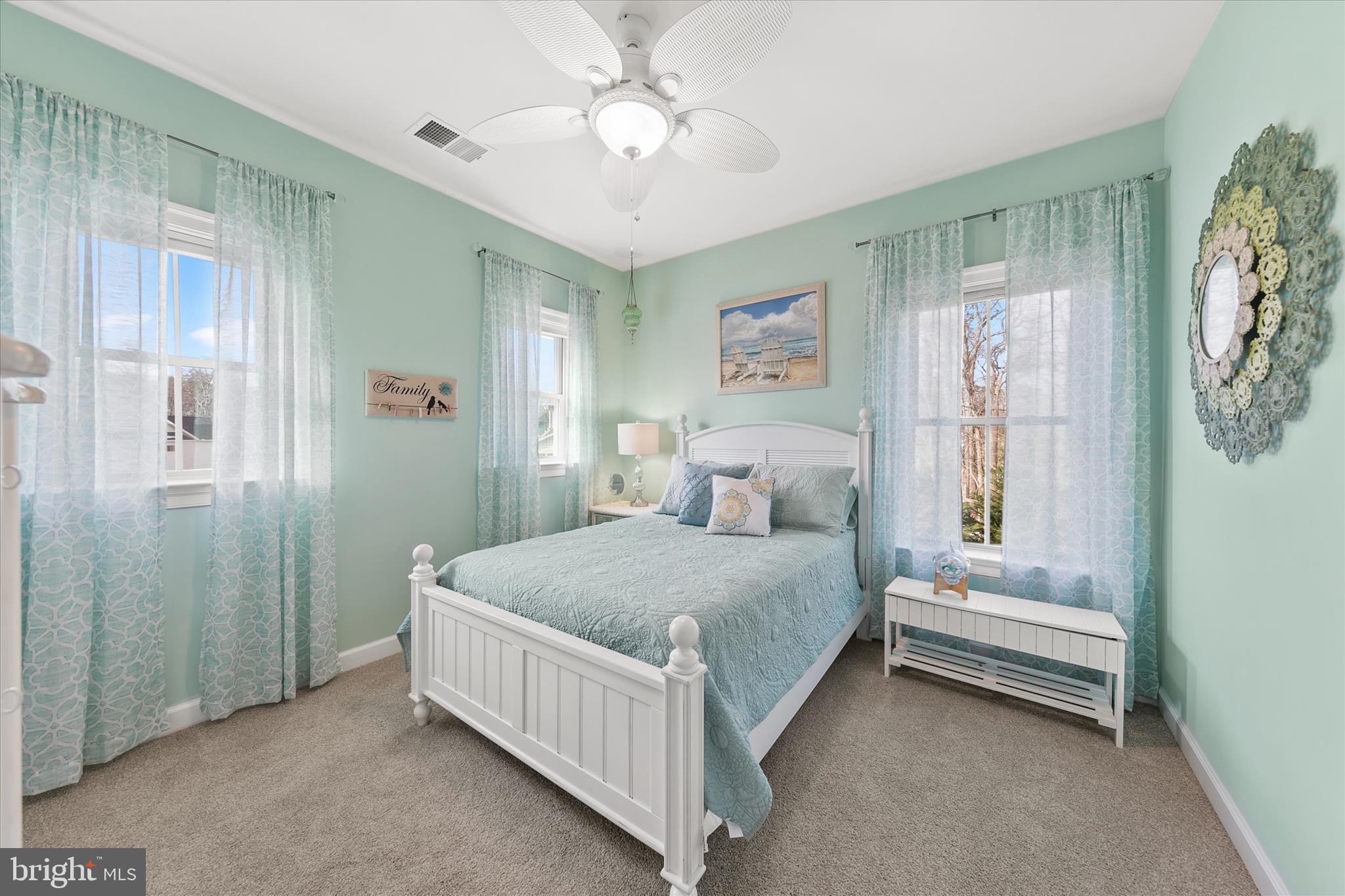 BAY COLONY - Residential