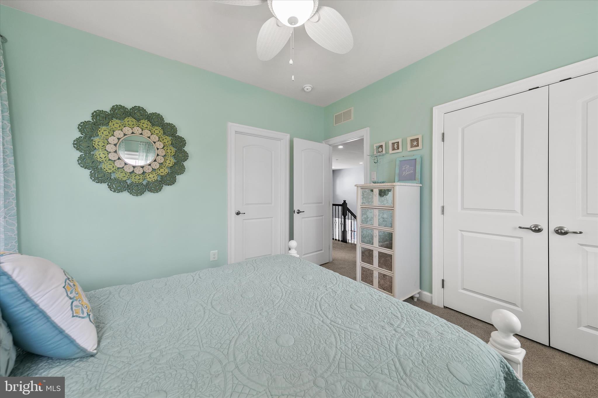 BAY COLONY - Residential