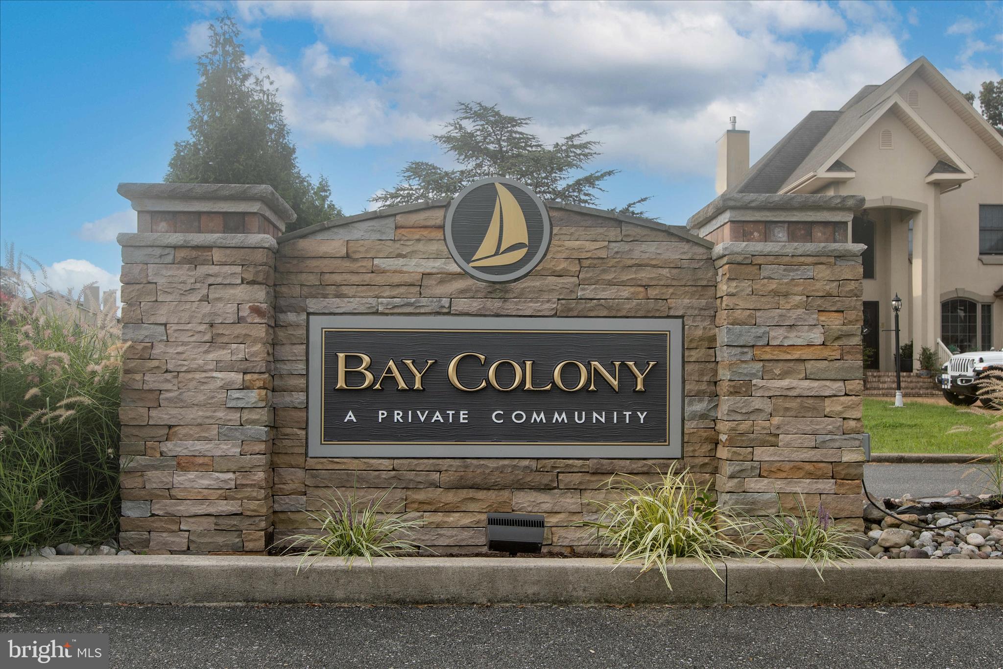 BAY COLONY - Residential