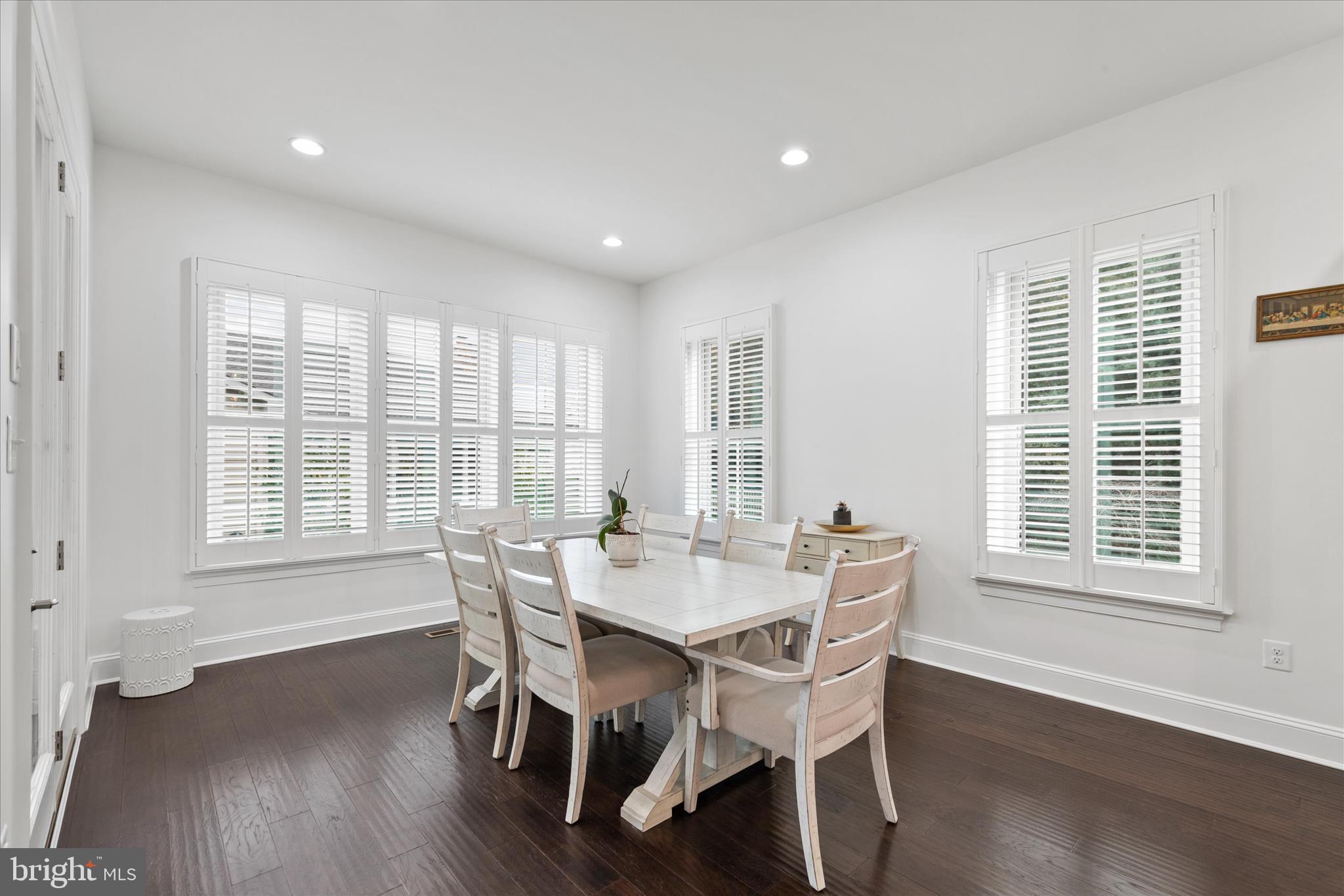 BAY COLONY - Residential