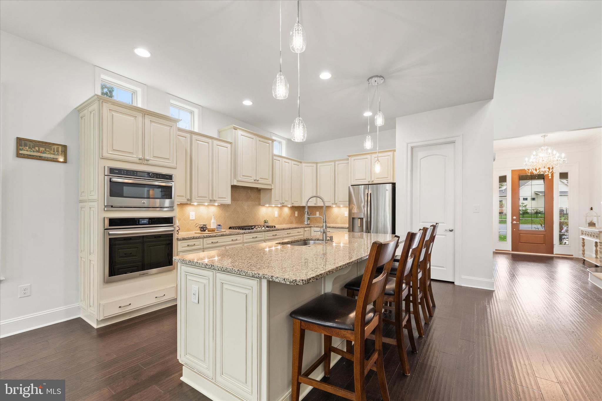 BAY COLONY - Residential