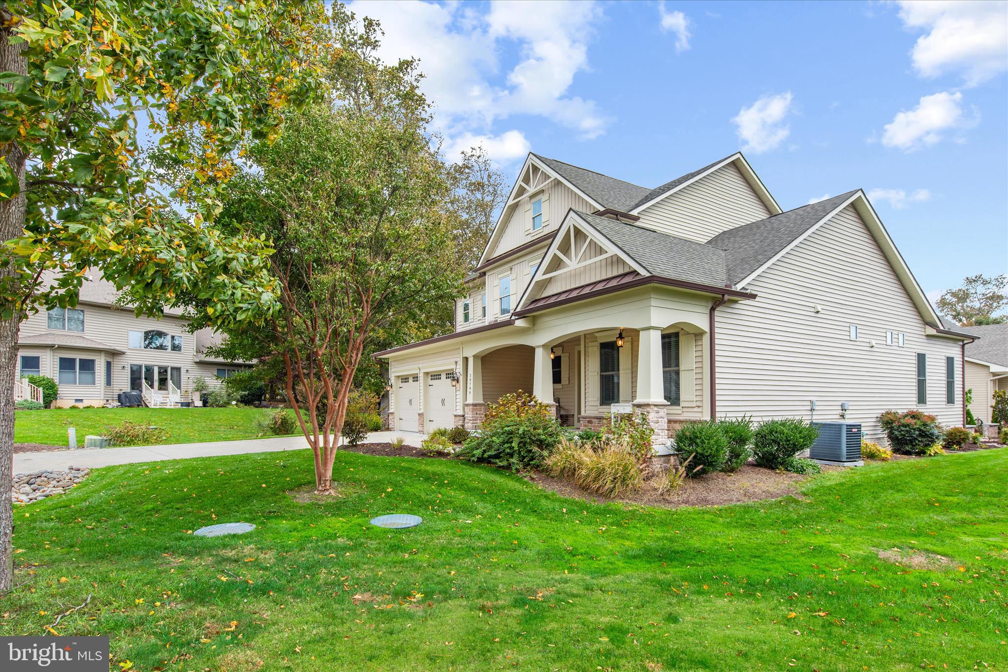 BAY COLONY - Residential