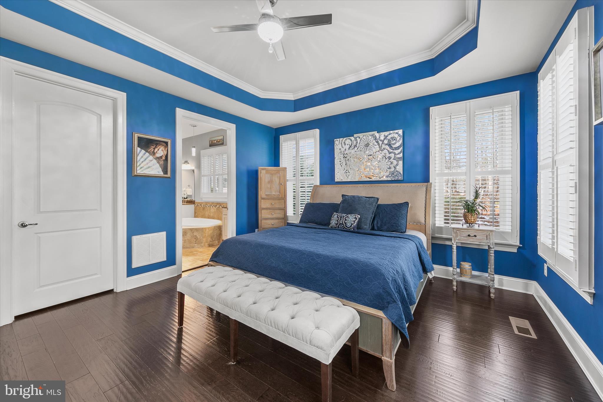 BAY COLONY - Residential