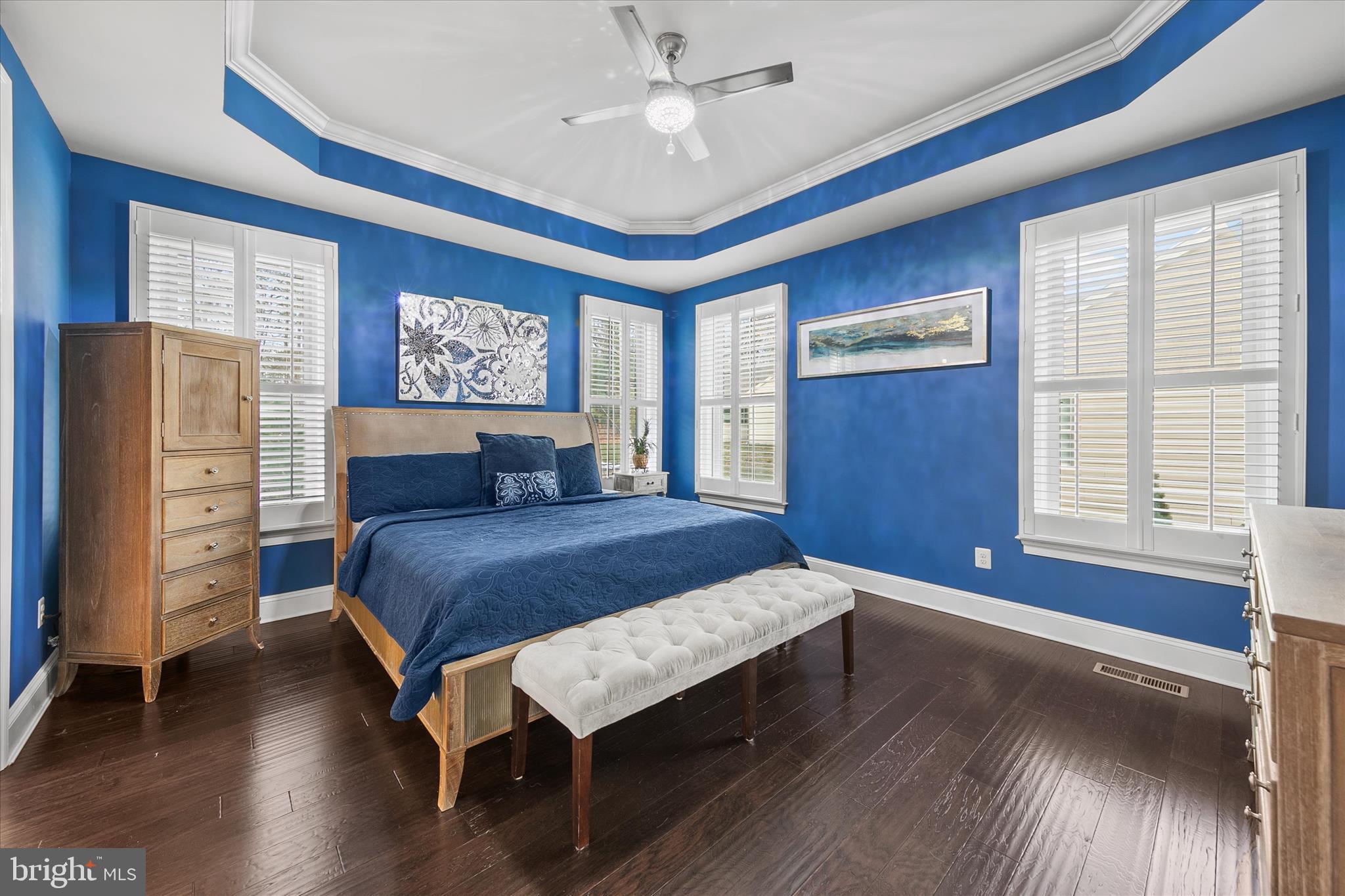 BAY COLONY - Residential