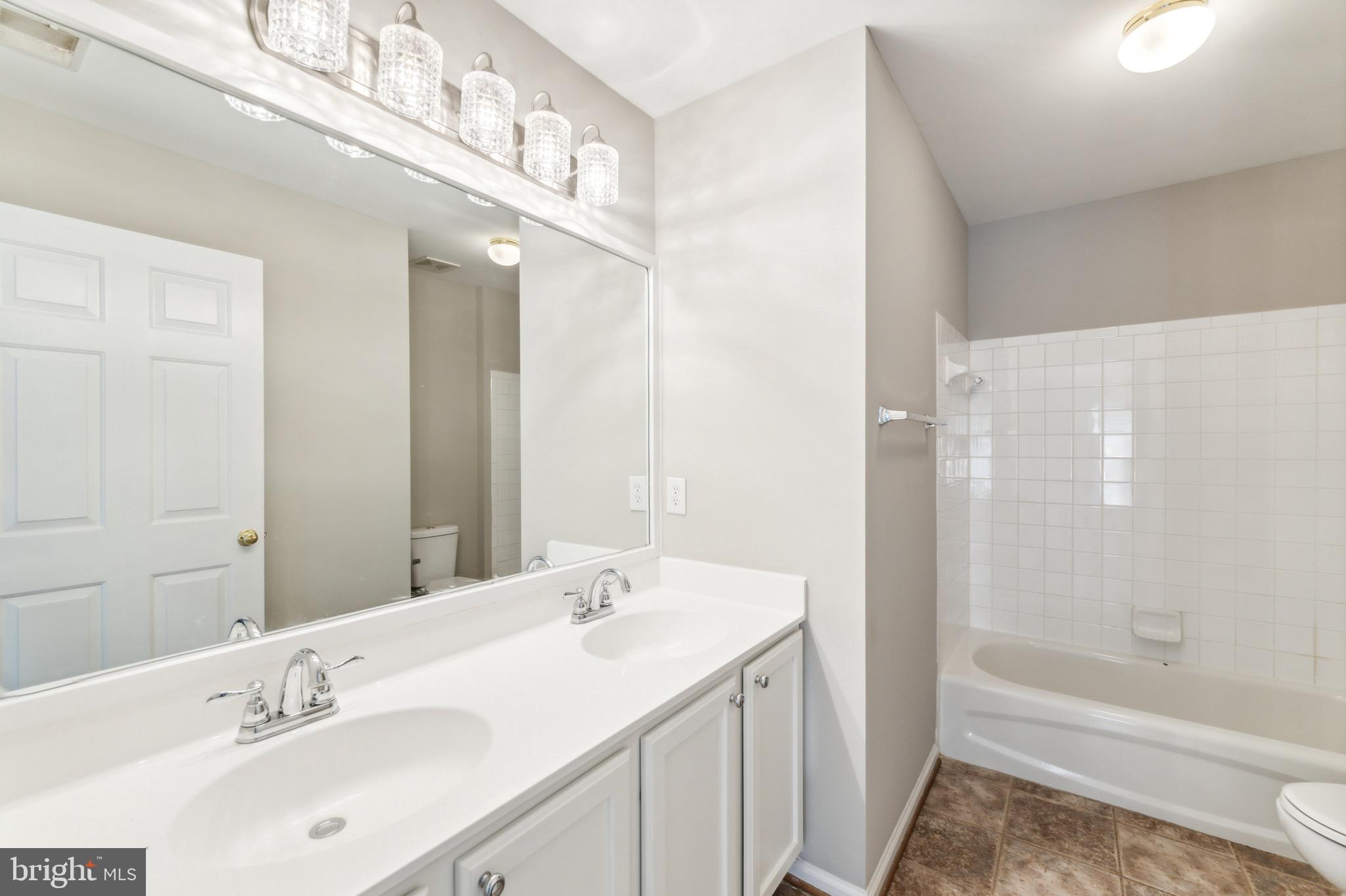 SALEM FIELDS - Residential