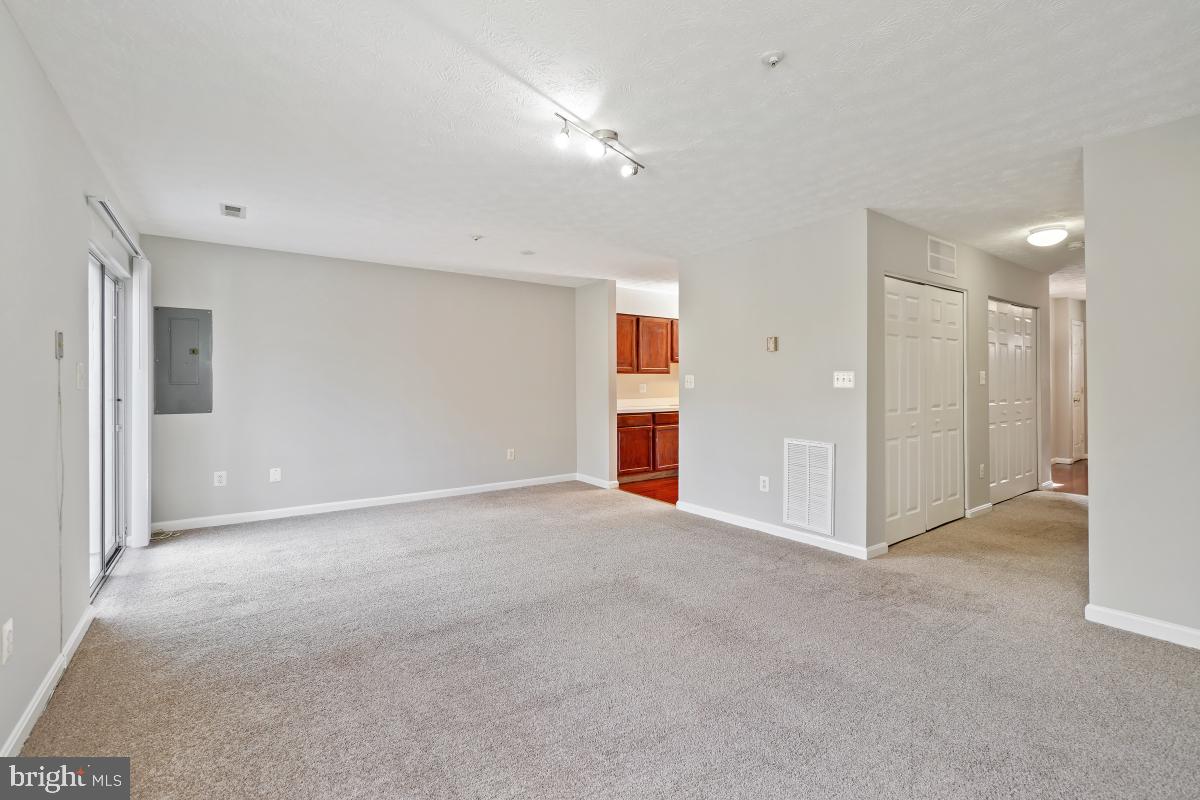 RIVER PARK - Residential Lease