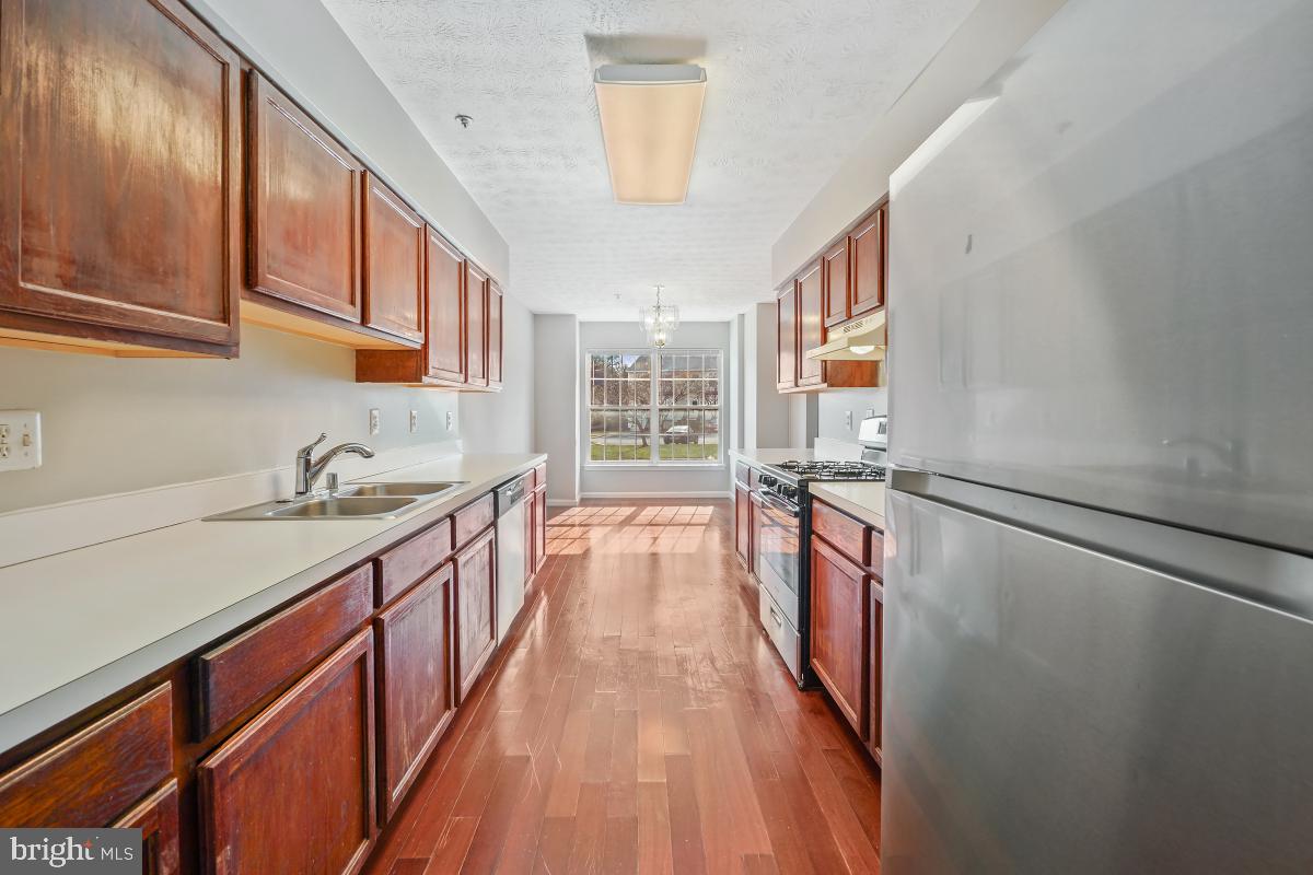 RIVER PARK - Residential Lease