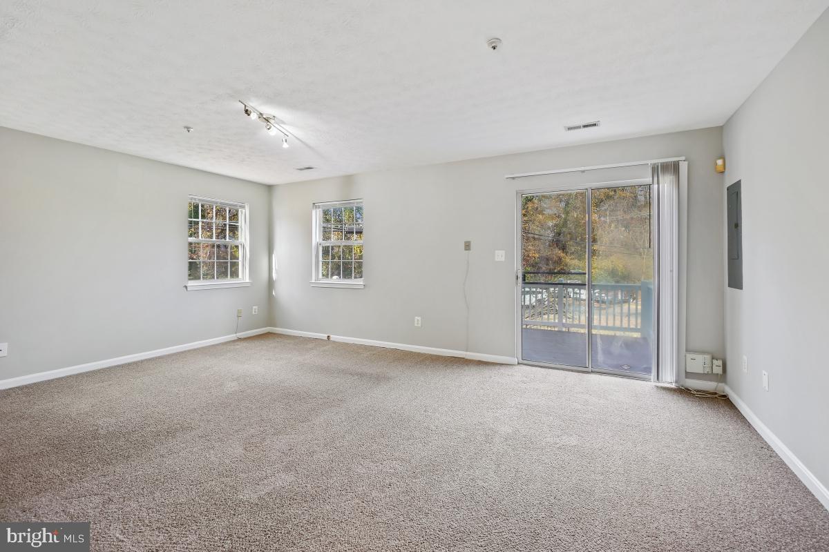 RIVER PARK - Residential Lease