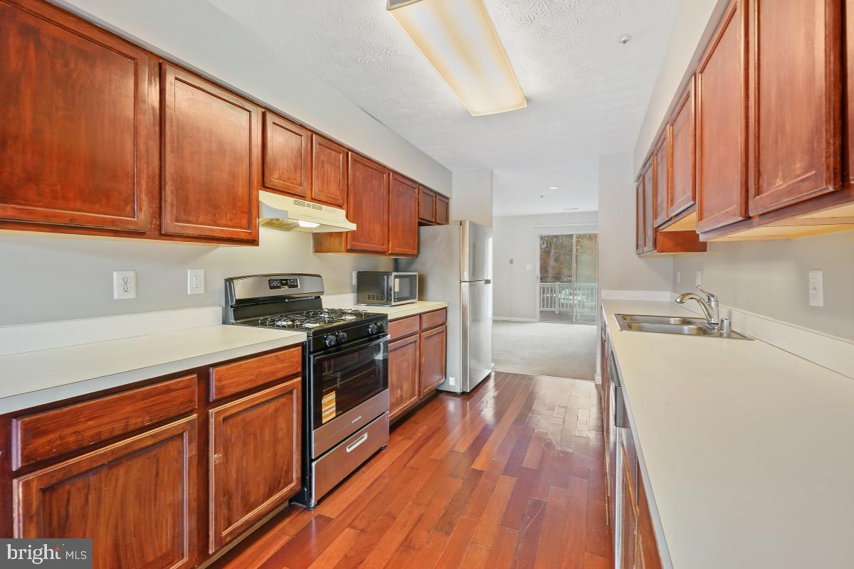 RIVER PARK - Residential Lease