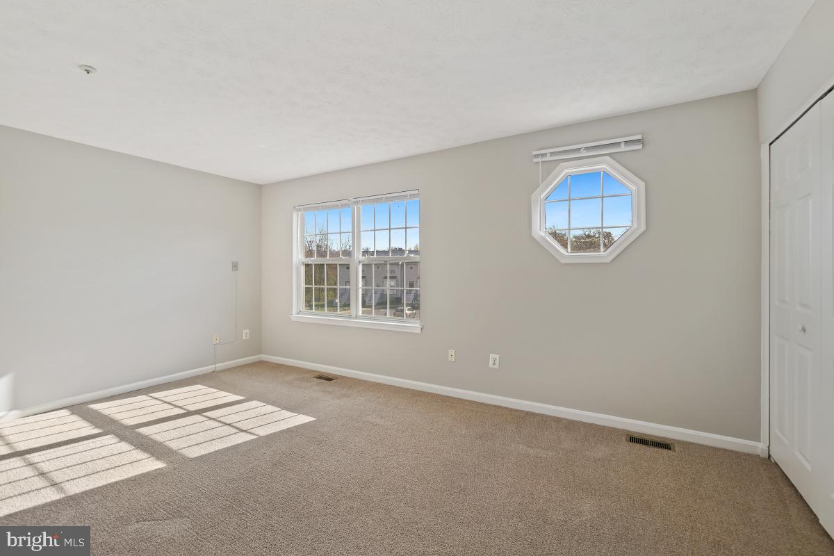 RIVER PARK - Residential Lease