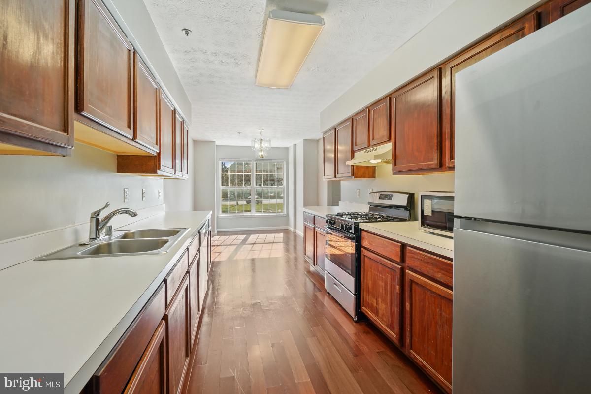 RIVER PARK - Residential Lease