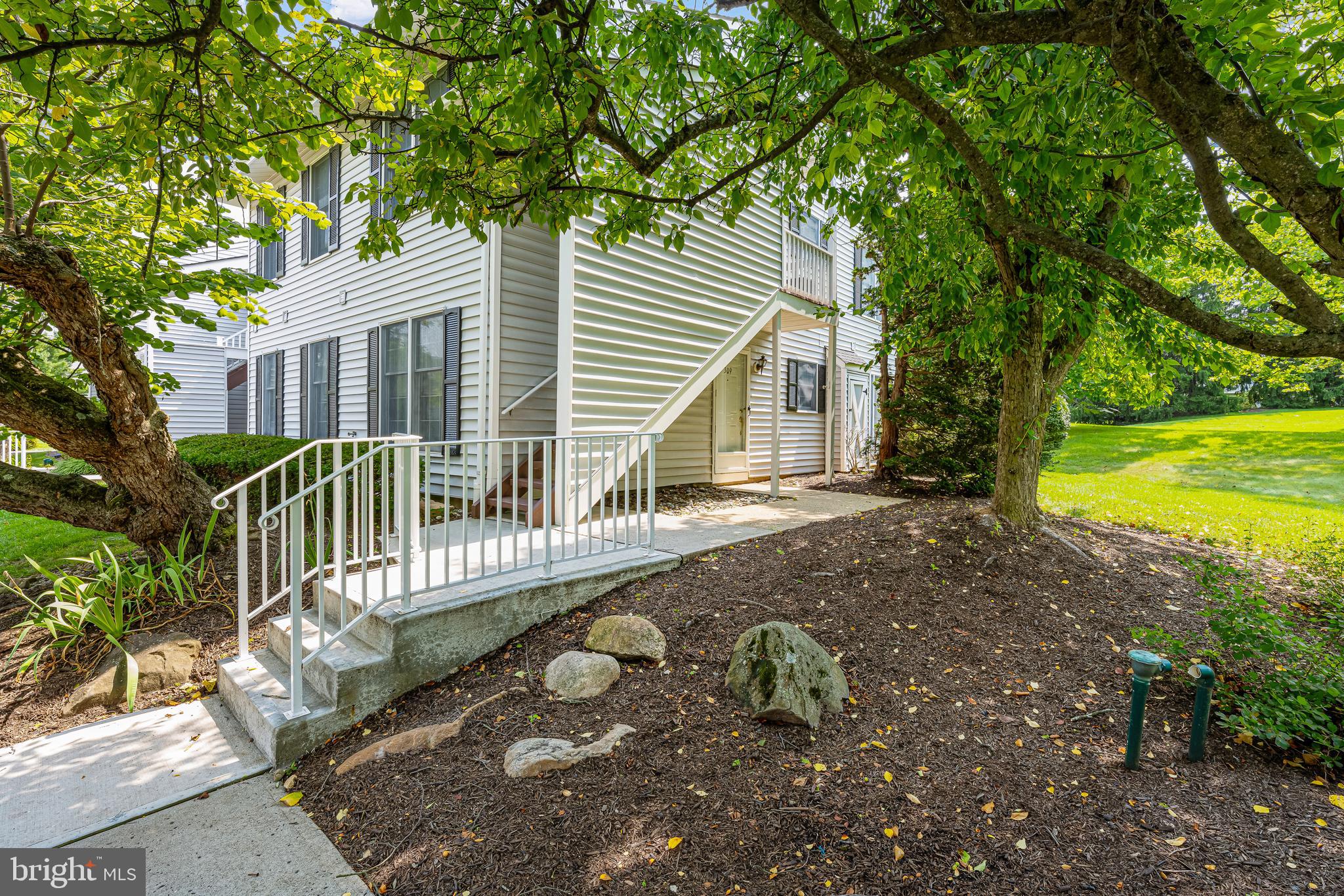 309 SPARROW COURT