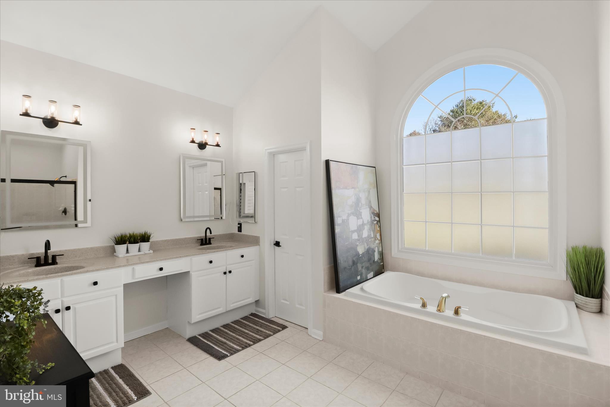 FOX VALLEY ESTATES - Residential