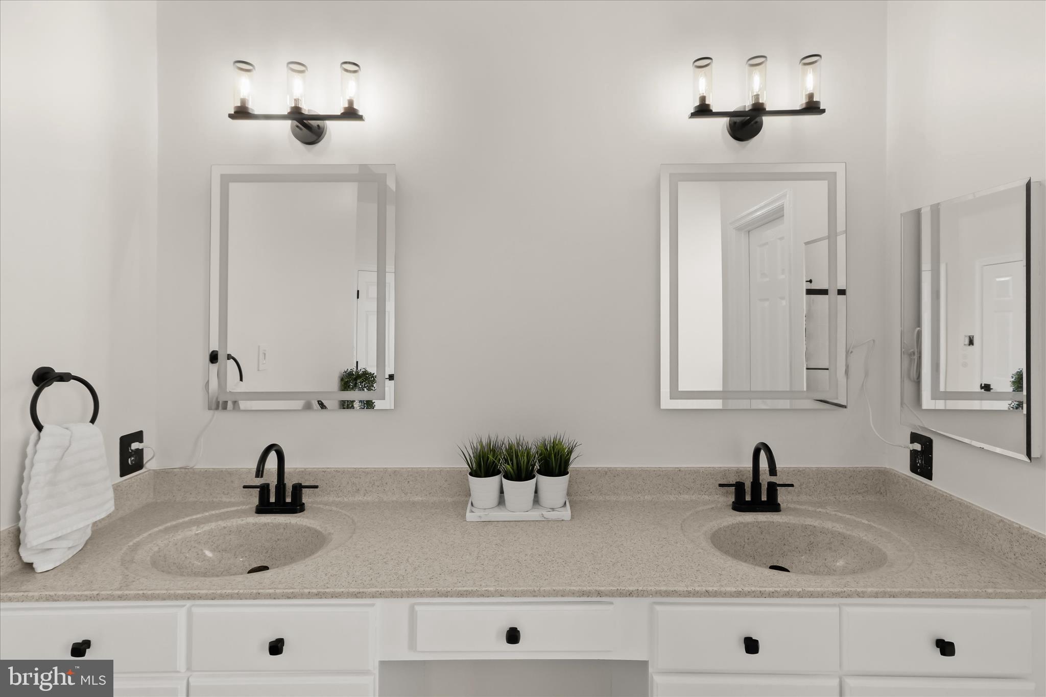 FOX VALLEY ESTATES - Residential