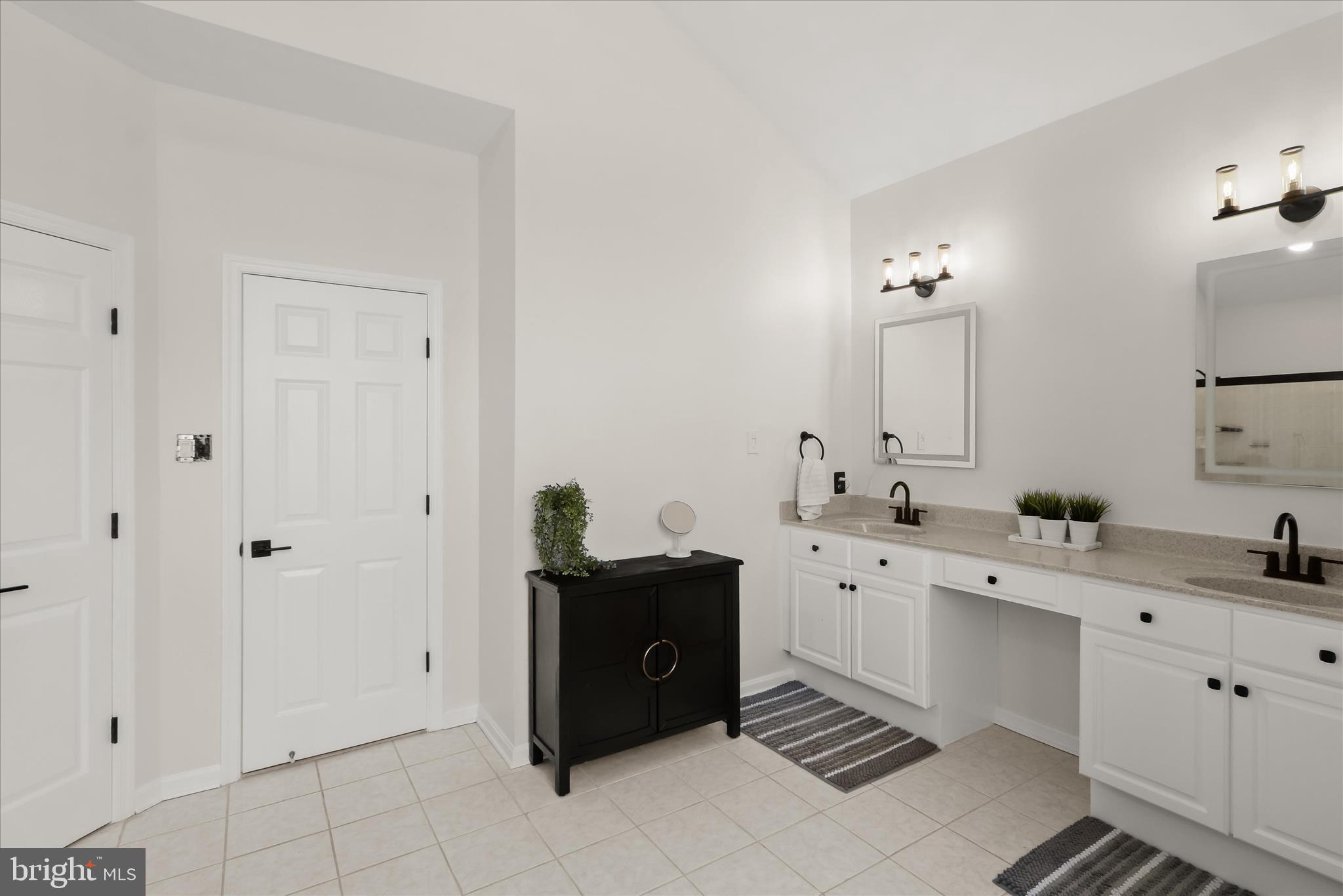 FOX VALLEY ESTATES - Residential