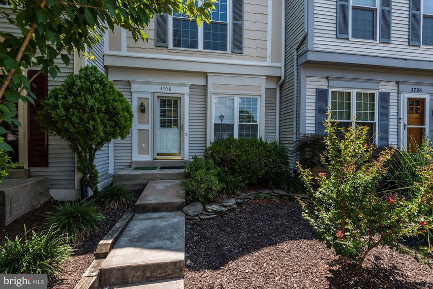 SUPER Townhouse is wonderful location near Huntington Metro.  Freshly Painted. Large 3 lvl T/H w/over 1800 SF of living space.4BR,3.5 BA,FPL,Family Rm, vaulted ceilings plus a lovely deck & fenced yd backing to woods & groomed common grounds. LL has Family Rm w/wet bar,One assigned parking space and lots of visitor parking. One of the best units in Woodstone! All within walking distance to the great boardwalk and wildlife of Huntley Meadow Park.