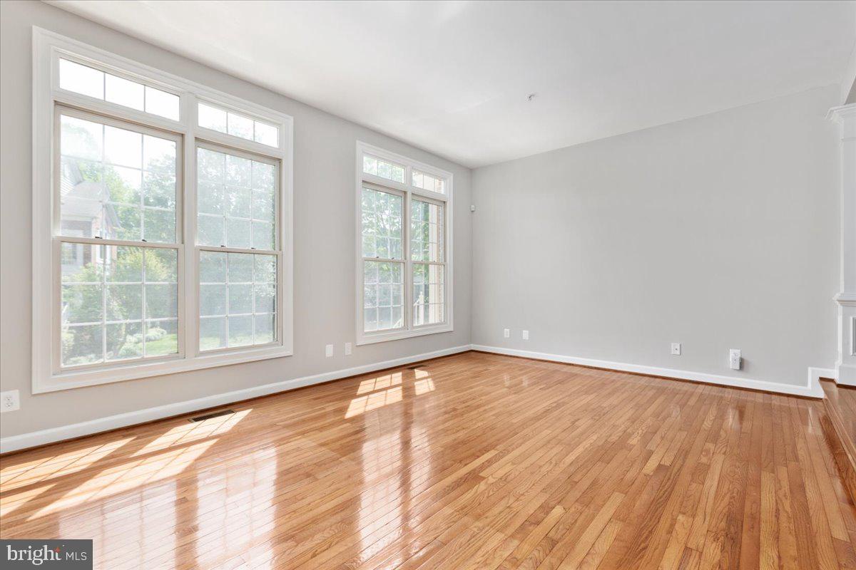 COUNTRY CREEK - Residential