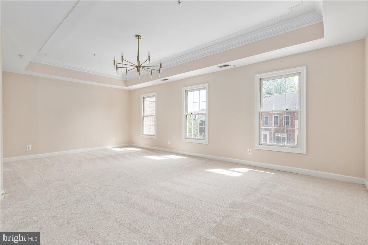 COUNTRY CREEK - Residential