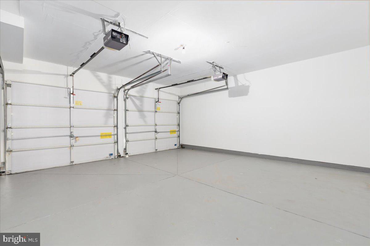 COUNTRY CREEK - Residential