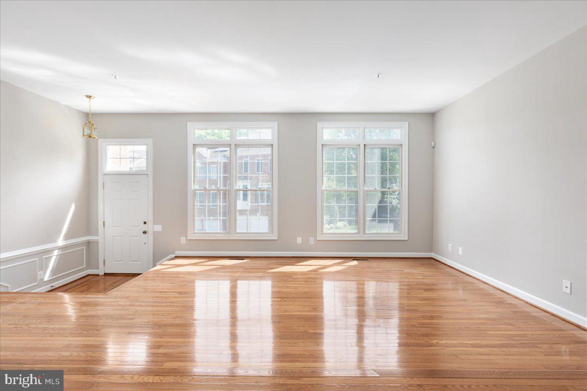 COUNTRY CREEK - Residential