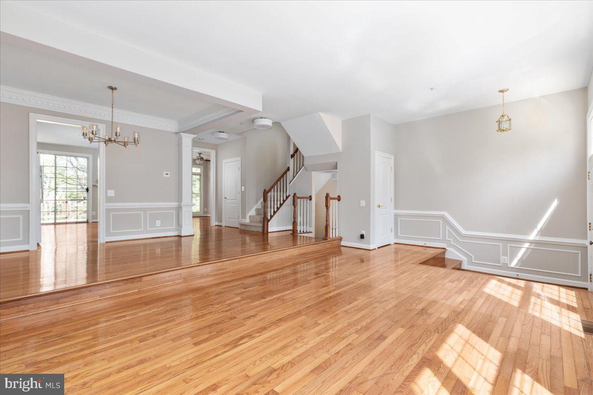 COUNTRY CREEK - Residential