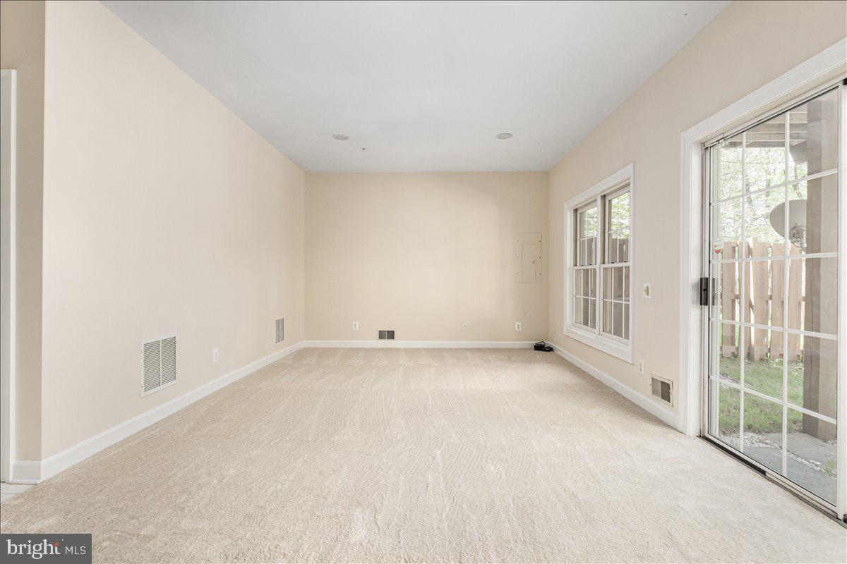 COUNTRY CREEK - Residential