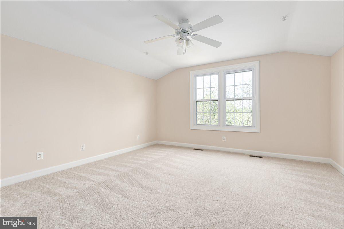 COUNTRY CREEK - Residential