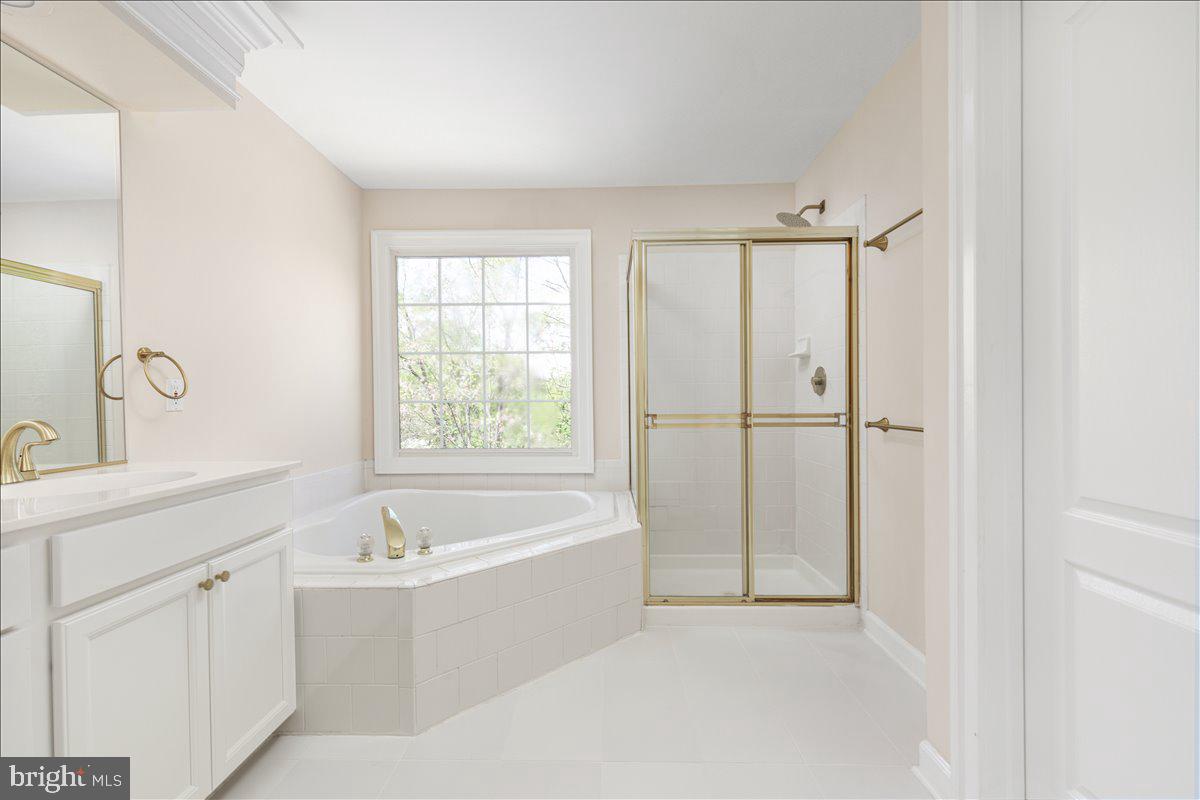 COUNTRY CREEK - Residential