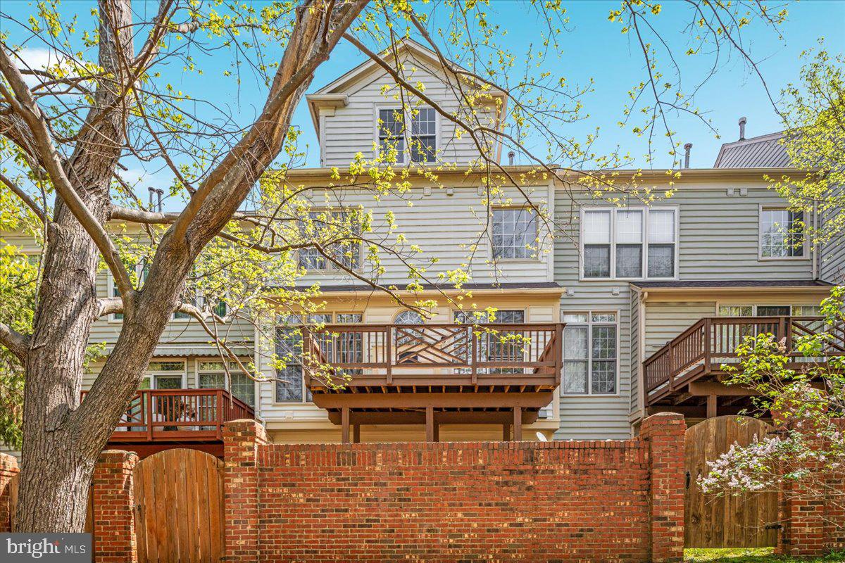 COUNTRY CREEK - Residential