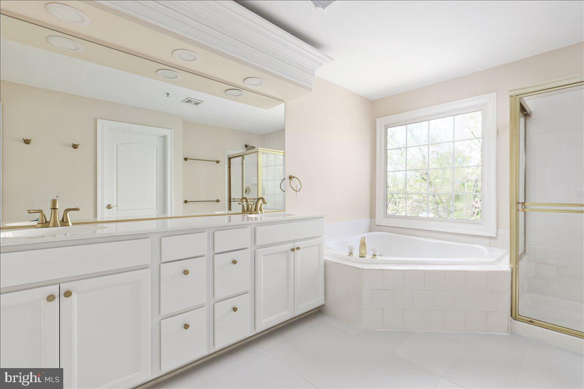 COUNTRY CREEK - Residential