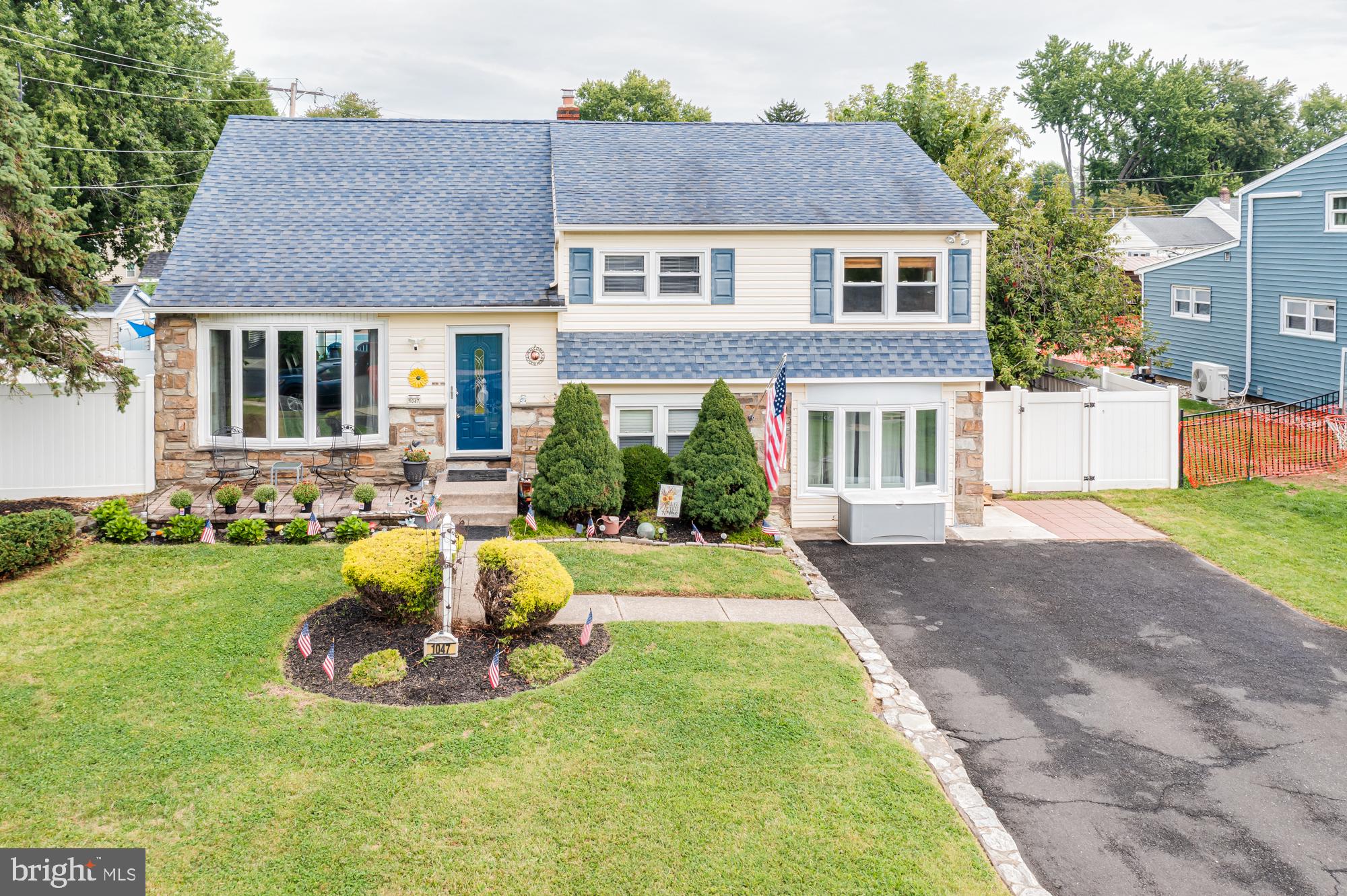 1047 CORONET ROAD
